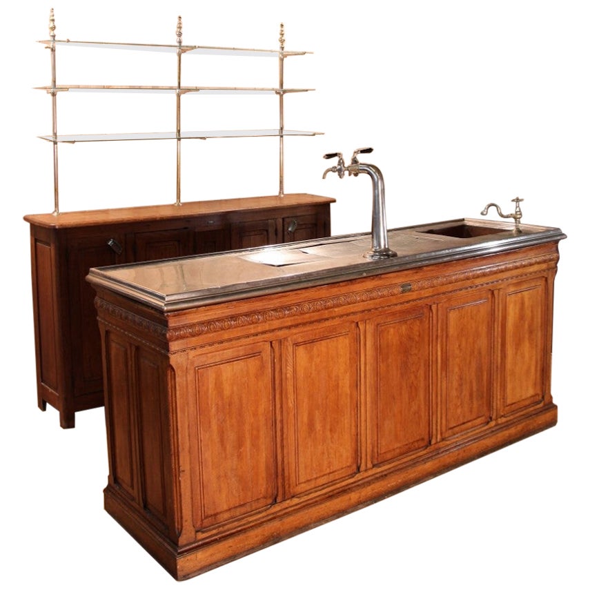 Barra de bar, encimera de zinc de principios del siglo XX con su cristalero en venta