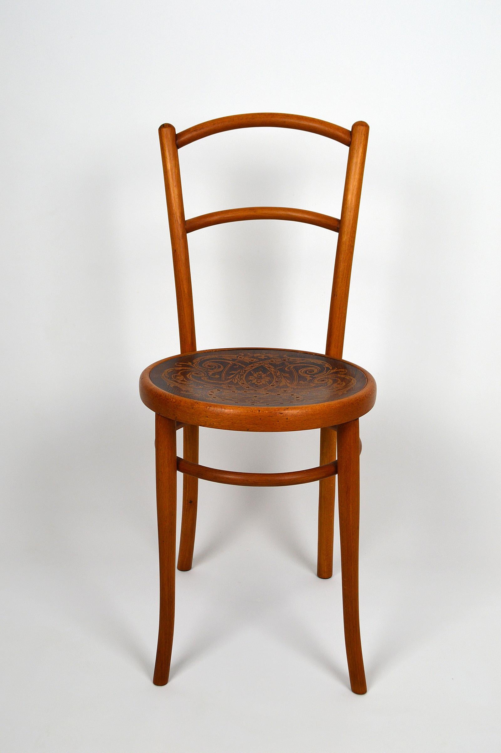 Art nouveau Chaise de bistrot de J&J Kohn avec assise décorée, vers 1900 en vente