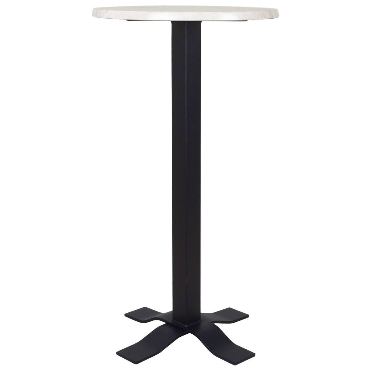 Bistro-Hoher Tisch aus Schmiedeeisen mit Marmorplatte. Für den Innen- und Außenbereich