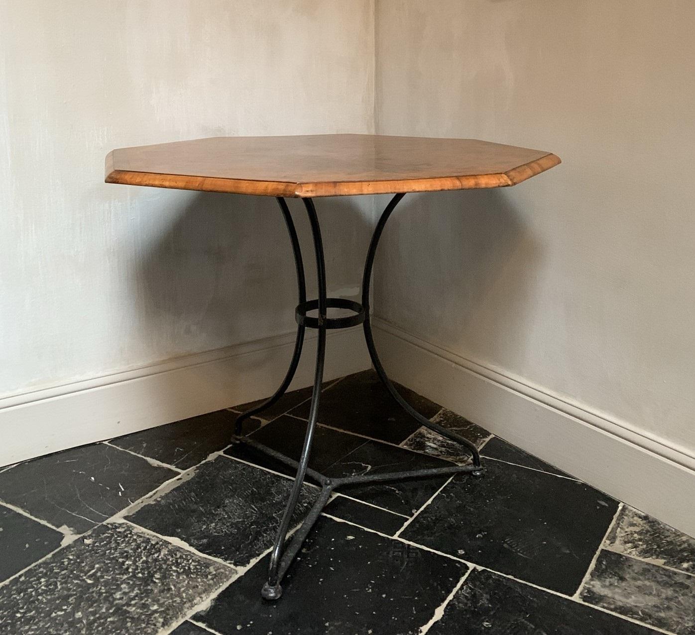 French Bistro Octogonal Table