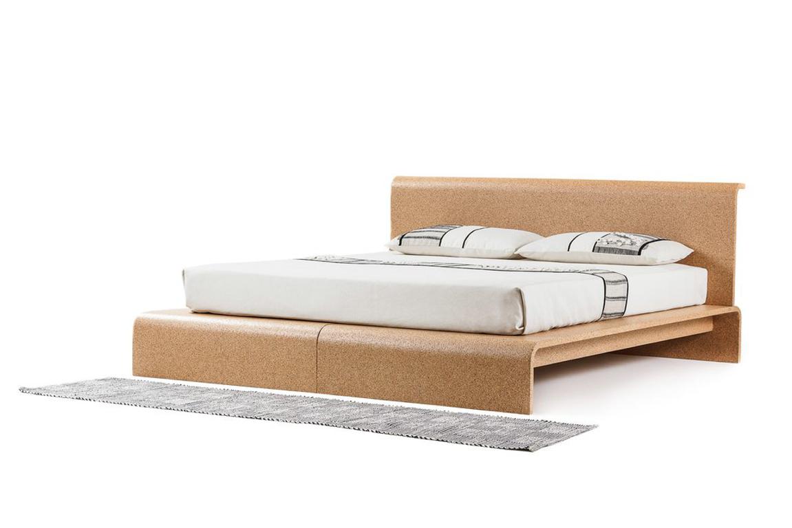 BISU cork bed frame, designed and manufactured by OTQ, is the first cork bed in the world which is capable to join functionality, ethics of well-being and design. The absence of metallic components, the naturalness of cork, its antistatic properties