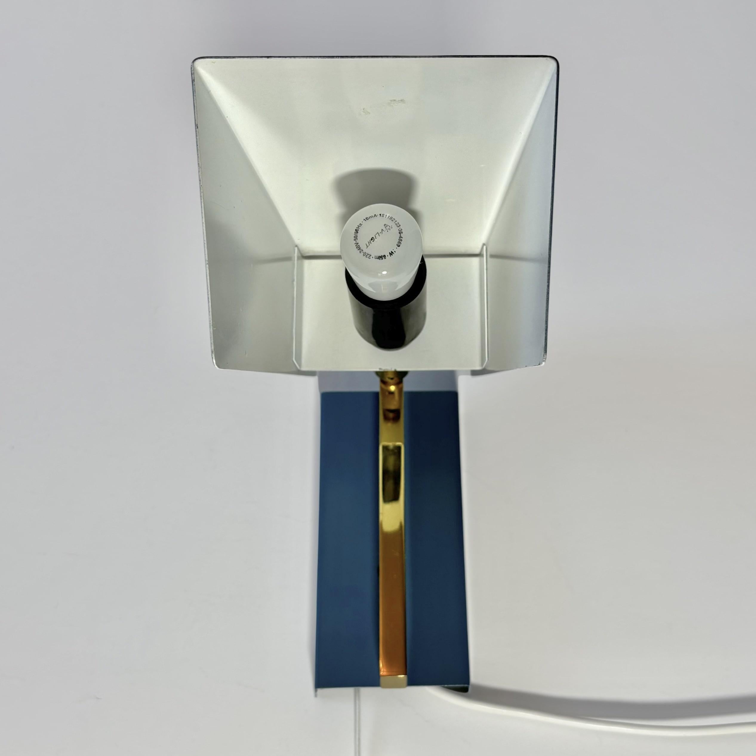 BITO, geometric minimalist wall lamp model S435, brass and steel, Denmark, 1970s For Sale 3