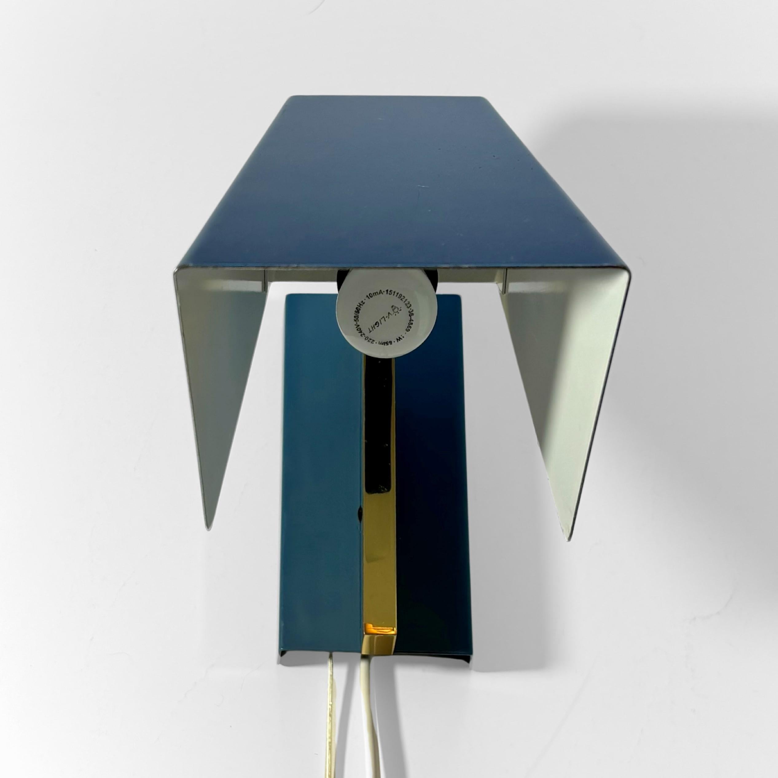 Brass BITO, geometric minimalist wall lamp model S435, brass and steel, Denmark, 1970s For Sale