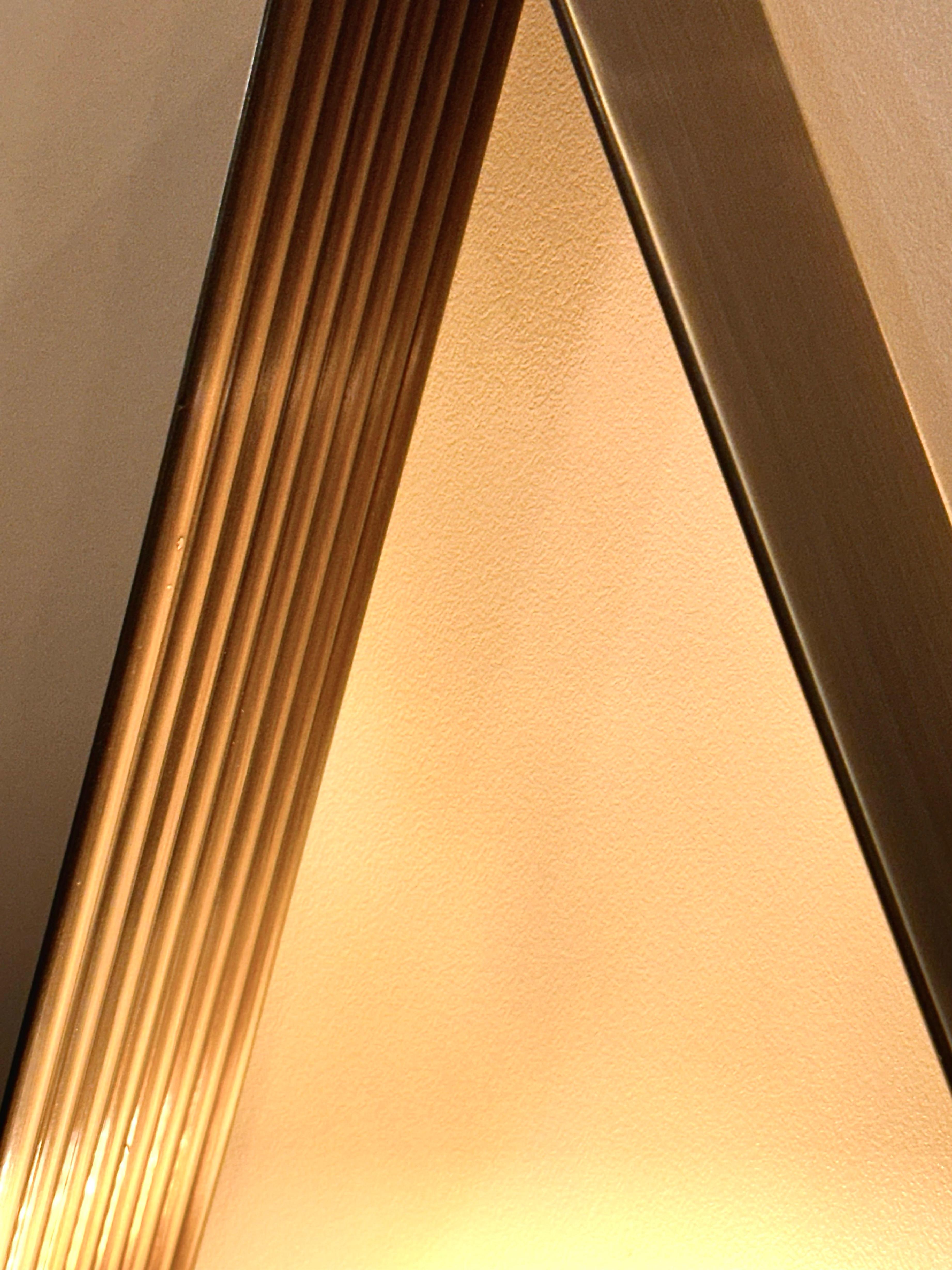 Mid-Century moderno Applique scultorea in ottone Bitola in vendita