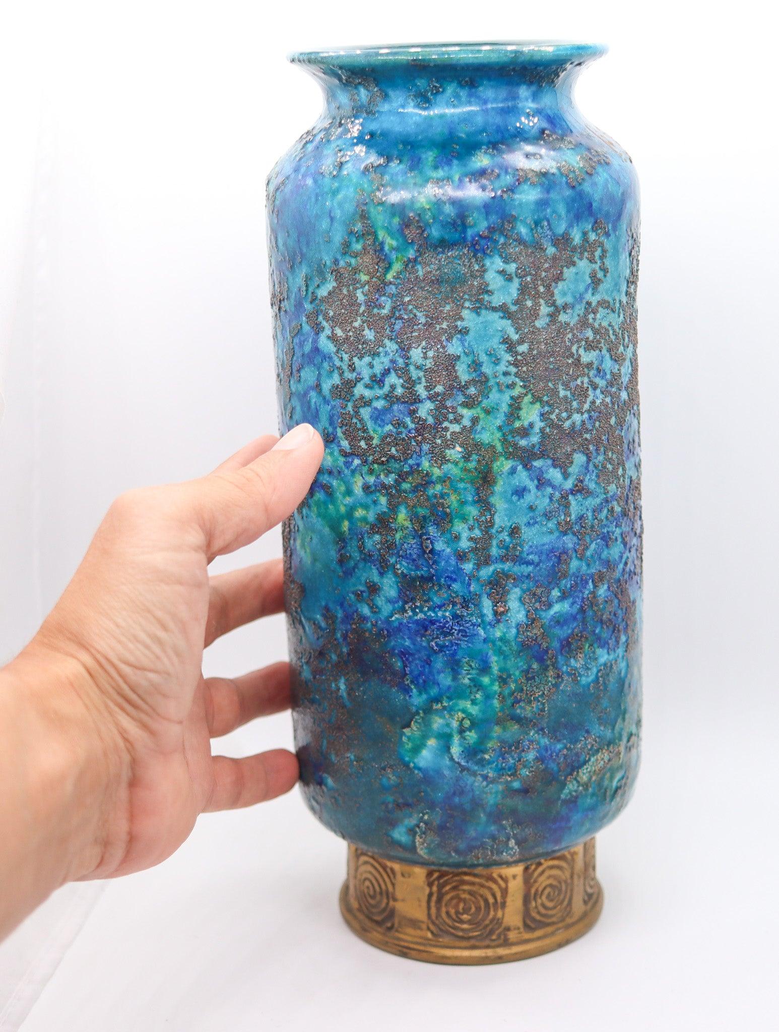 BITOSSI 1964 Italian Cinese Tall Vase In Glazed Blue Terracotta With Gold For Sale 1
