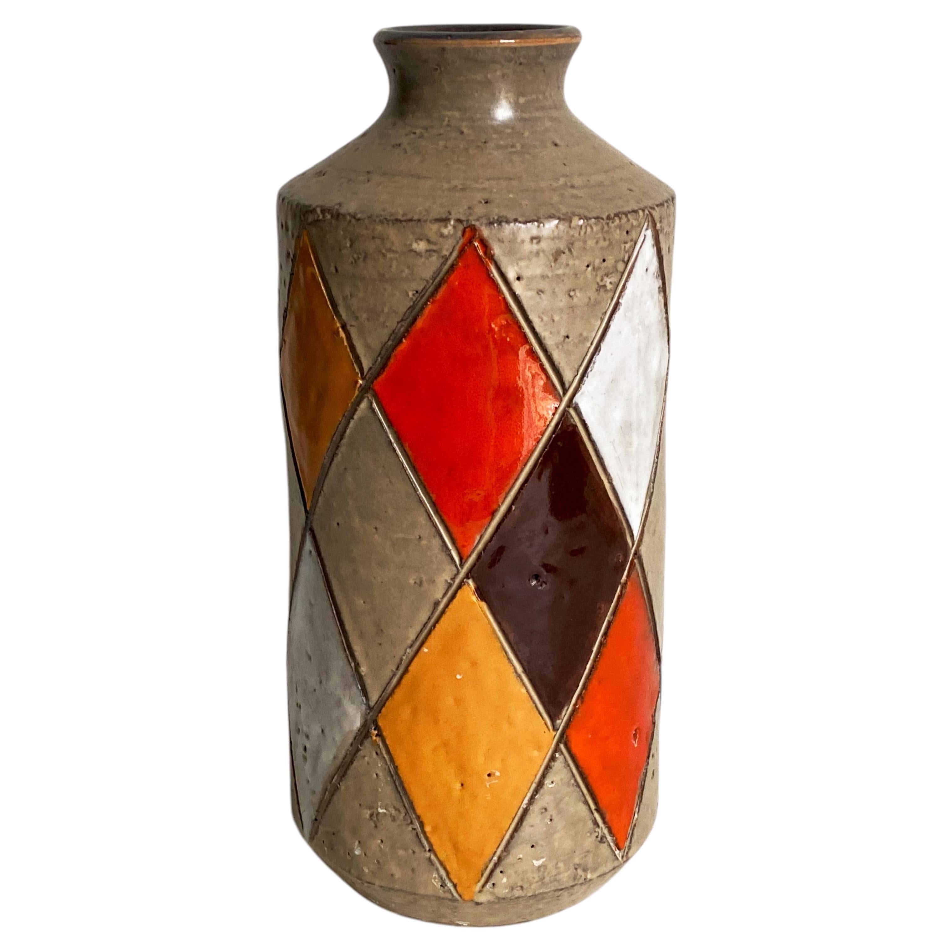 Bitossi Aldo Londi Attributed Italian Ceramic Harlequin Diamond Vase, circa 1960 For Sale