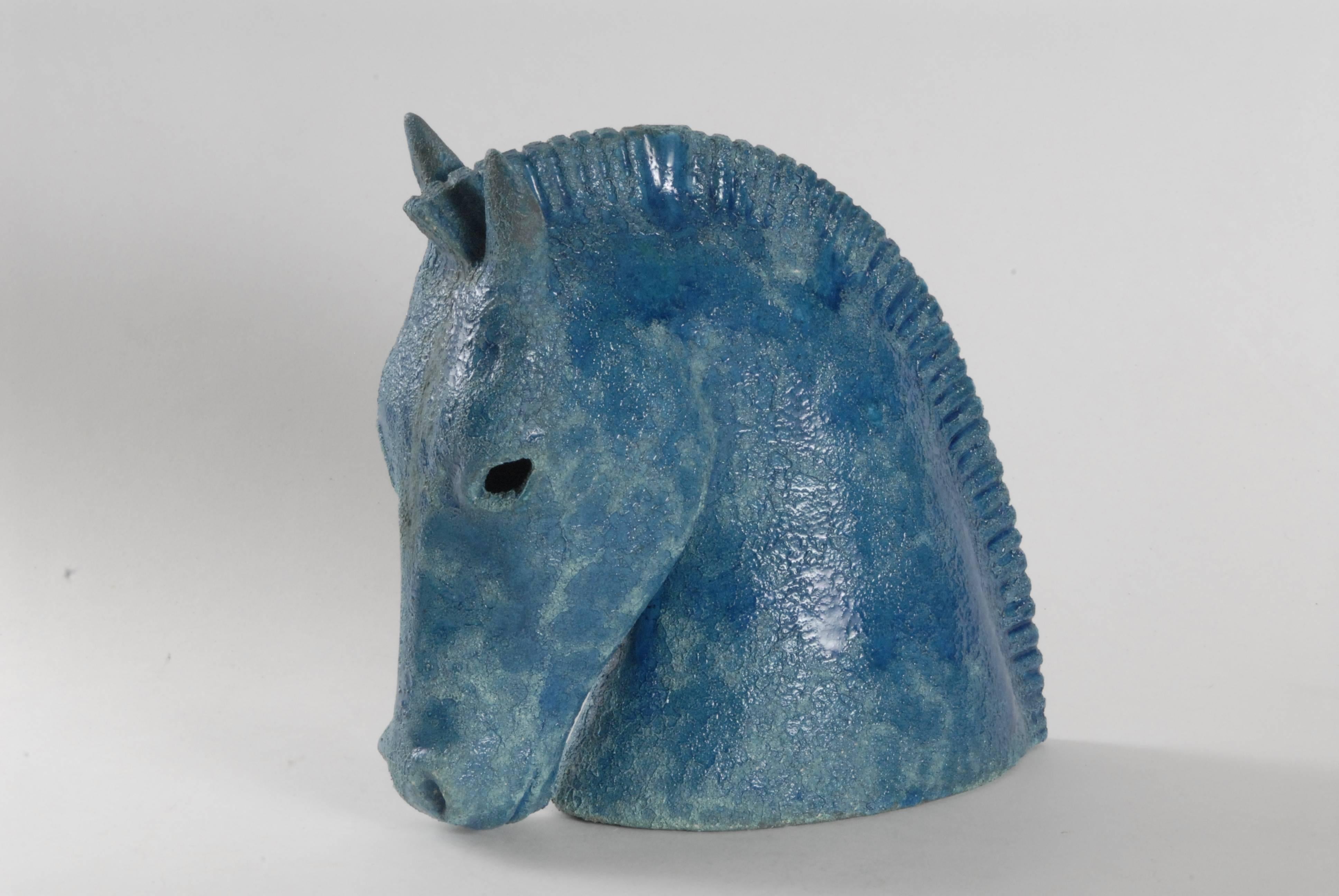 Une grande tête de cheval en émail bleu Aldo Londi pour Bitossi 'Cinese' [chinois]. Fabriqué comme un pied de lampe mais jamais utilisé comme tel:: en très bon état.
