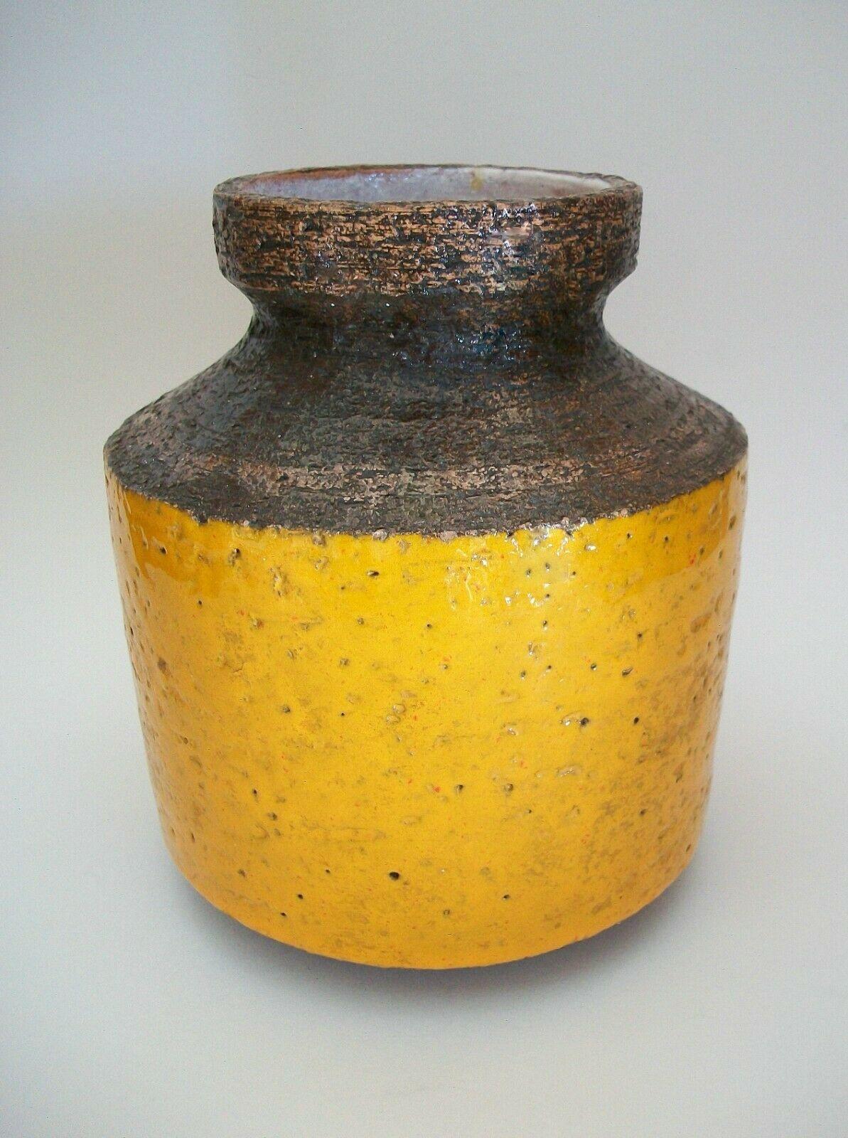 Vernissé Bitossi, Aldo Londi, vase en céramique mi-siècle, signé, Italie, vers les années 1950 en vente
