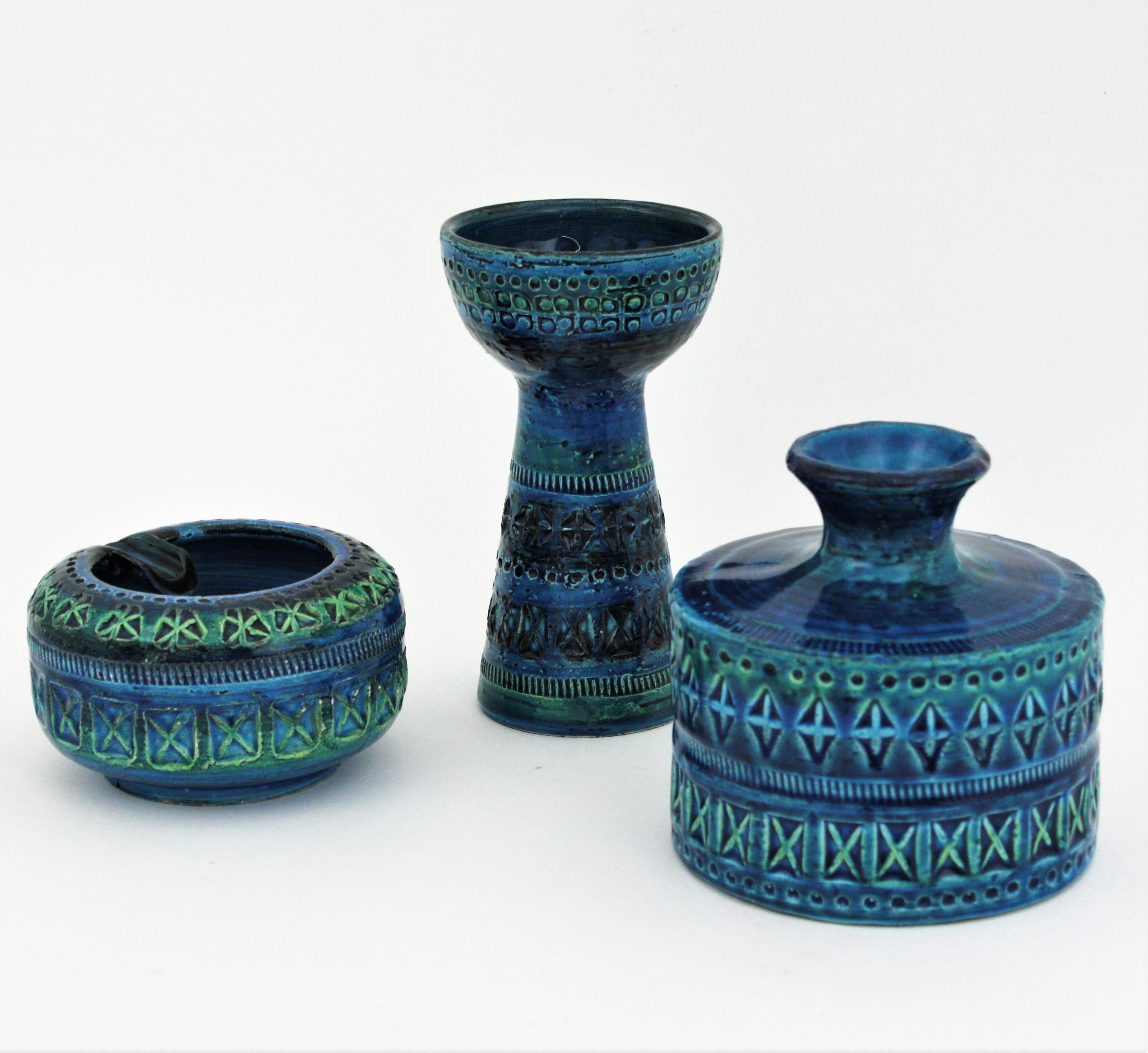 Mid-Century Modern Ensemble de vase, cendrier et bougeoir en céramique bleue Bitossi Aldo Londi pour Rimini en vente