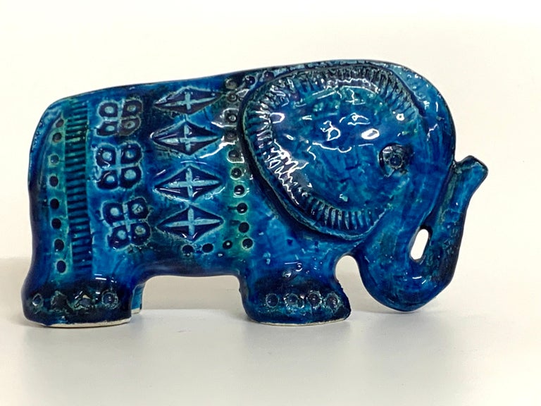 A lovely Aldo Londi designed Rimini blue elephant with a bright blue glaze in excellent condition. Remnants of original paper label to the underside. C.1968.