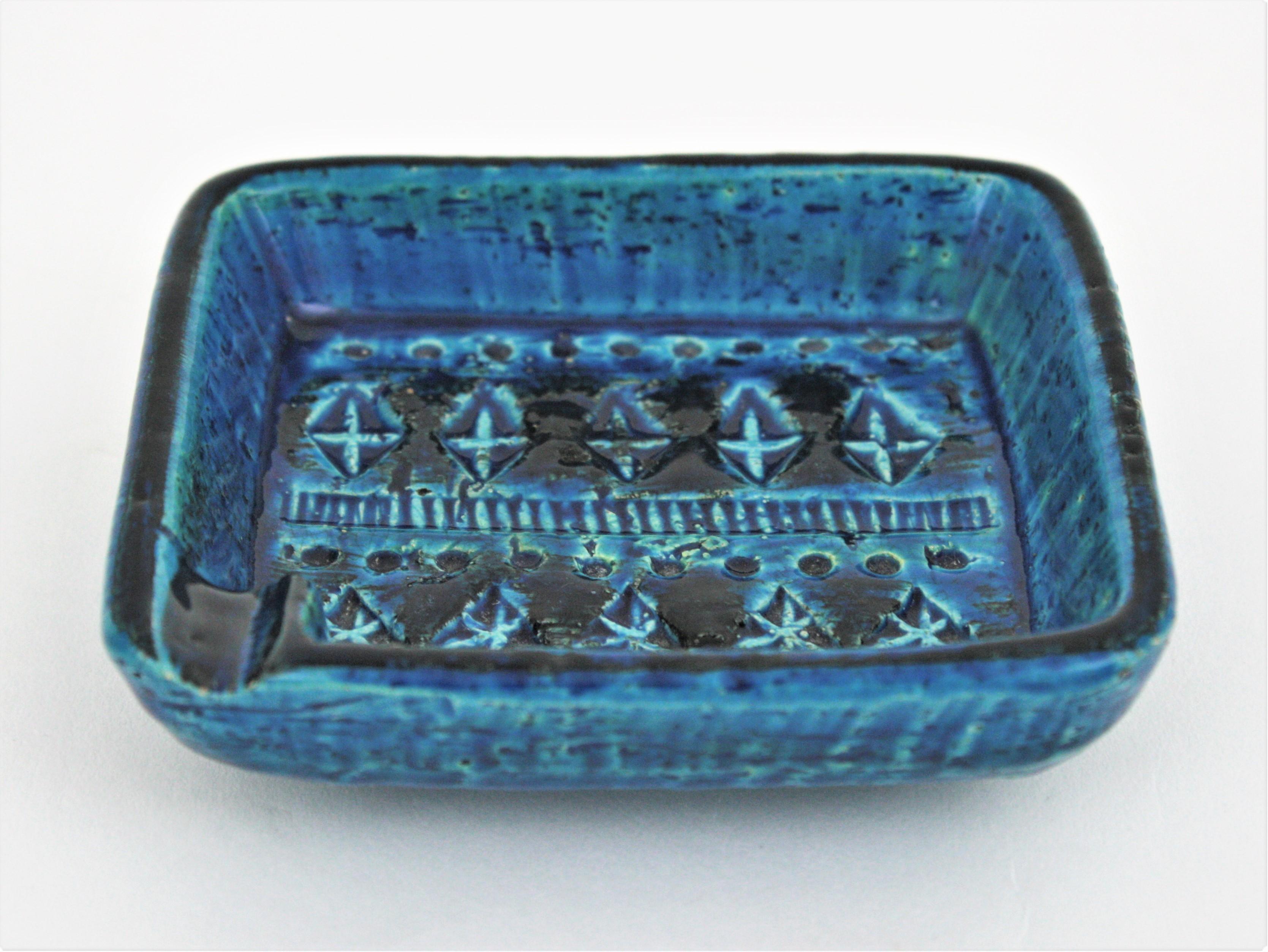 Cendrier carré en céramique émaillée bleue Bitossi Aldo Londi Rimini, Italie, années 1960 Excellent état - En vente à Barcelona, ES