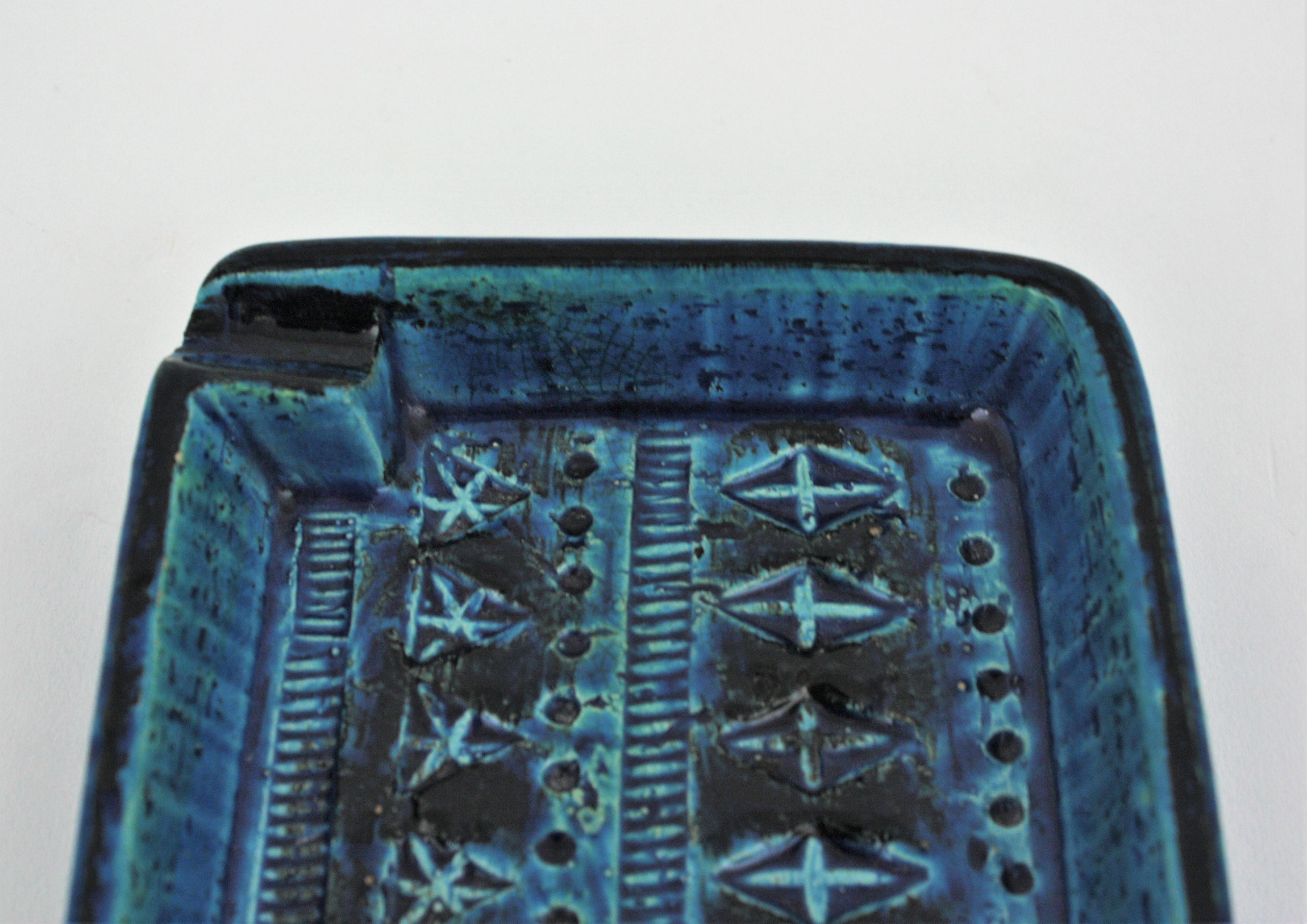 Cenicero cuadrado de cerámica esmaltada azul Bitossi Aldo Londi Rimini, Italia, años 60 Alfarería en venta