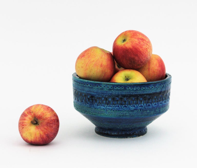 Mid-Century Modern Bitossi Ando Londi Rimini Blue Glazed Ceramic Centerpiece or Fruit Bowl For Sale