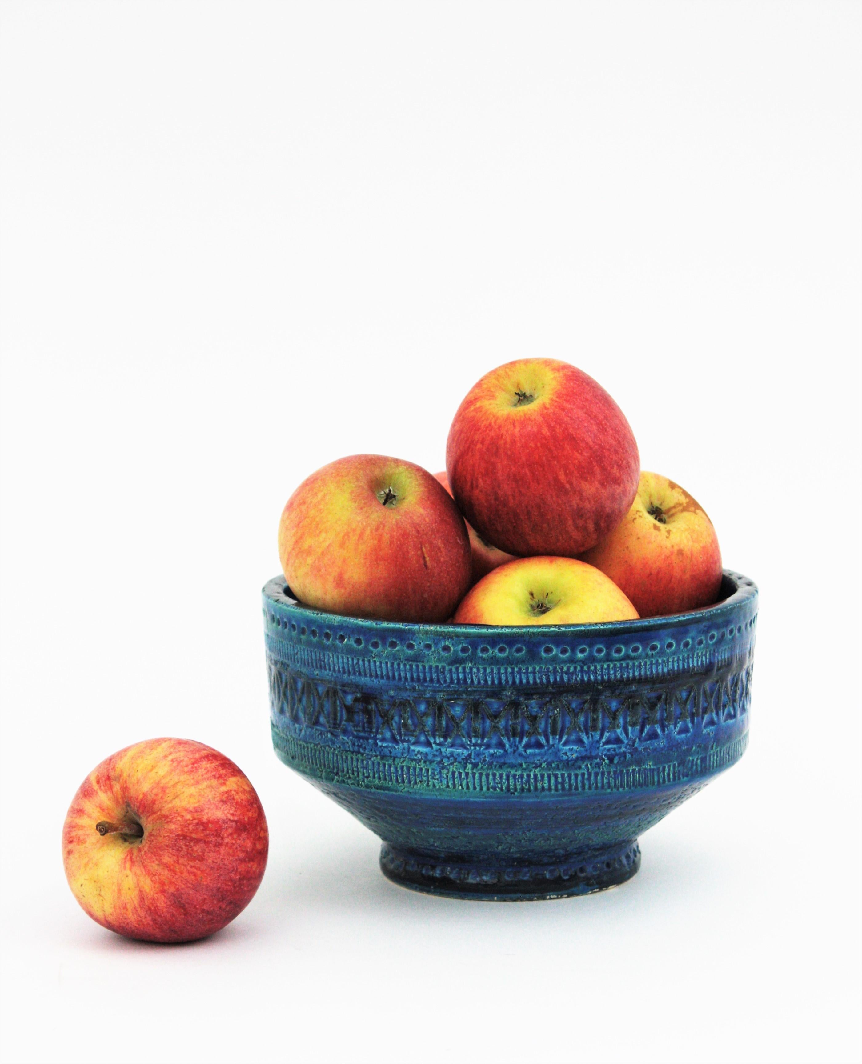 Mid-Century Modern Aldo Londi Bitossi Rimini Blu Glazed Ceramic Footed Centerpiece Bowl, 1950s For Sale