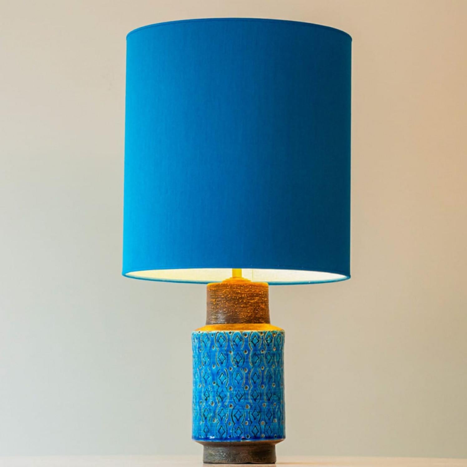 Bitossi Aqua and Brown Ceramic Table Lamp, Blue Silk Lampshade by R. Houben In Good Condition For Sale In Rijssen, NL