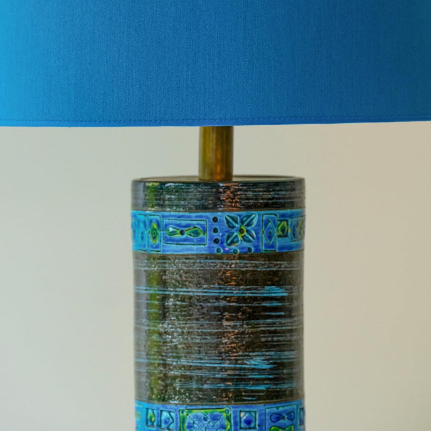 Mid-Century Modern Bitossi Aqua Green Black Ceramic Table Lamp, Blue Silk Lampshade by R. Houben en vente