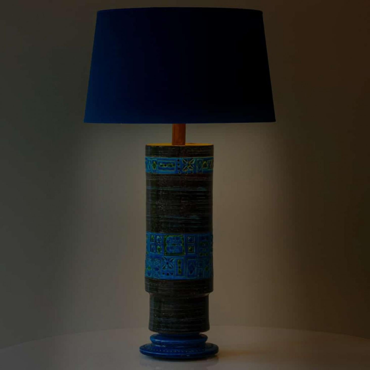 Bitossi Aqua Green Black Ceramic Table Lamp, Blue Silk Lampshade by R. Houben In Good Condition For Sale In Rijssen, NL