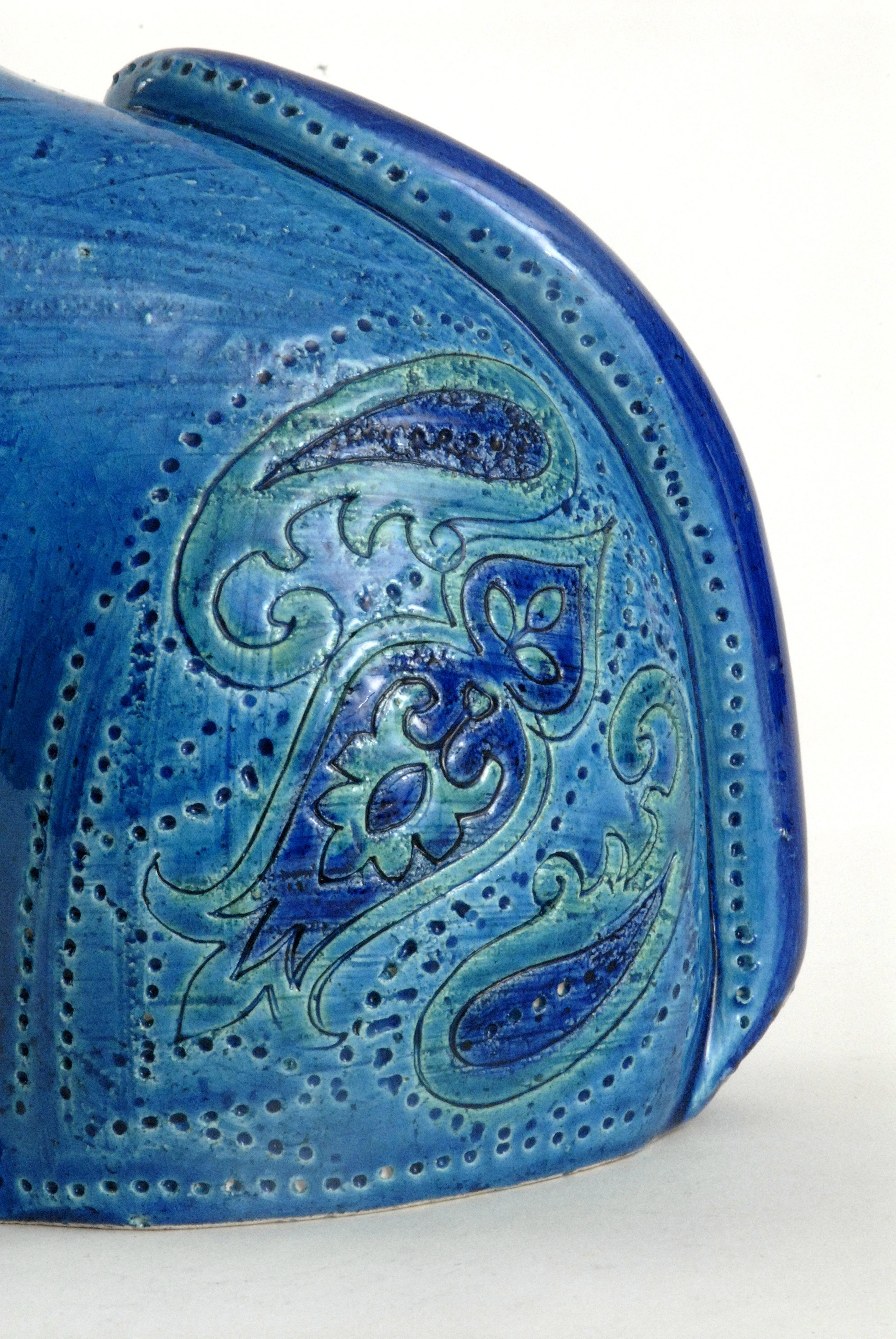 Mid-Century Modern Bitossi Blue Liberty Pattern Sitting Cat Aldo Londi:: Italie:: vers 1968