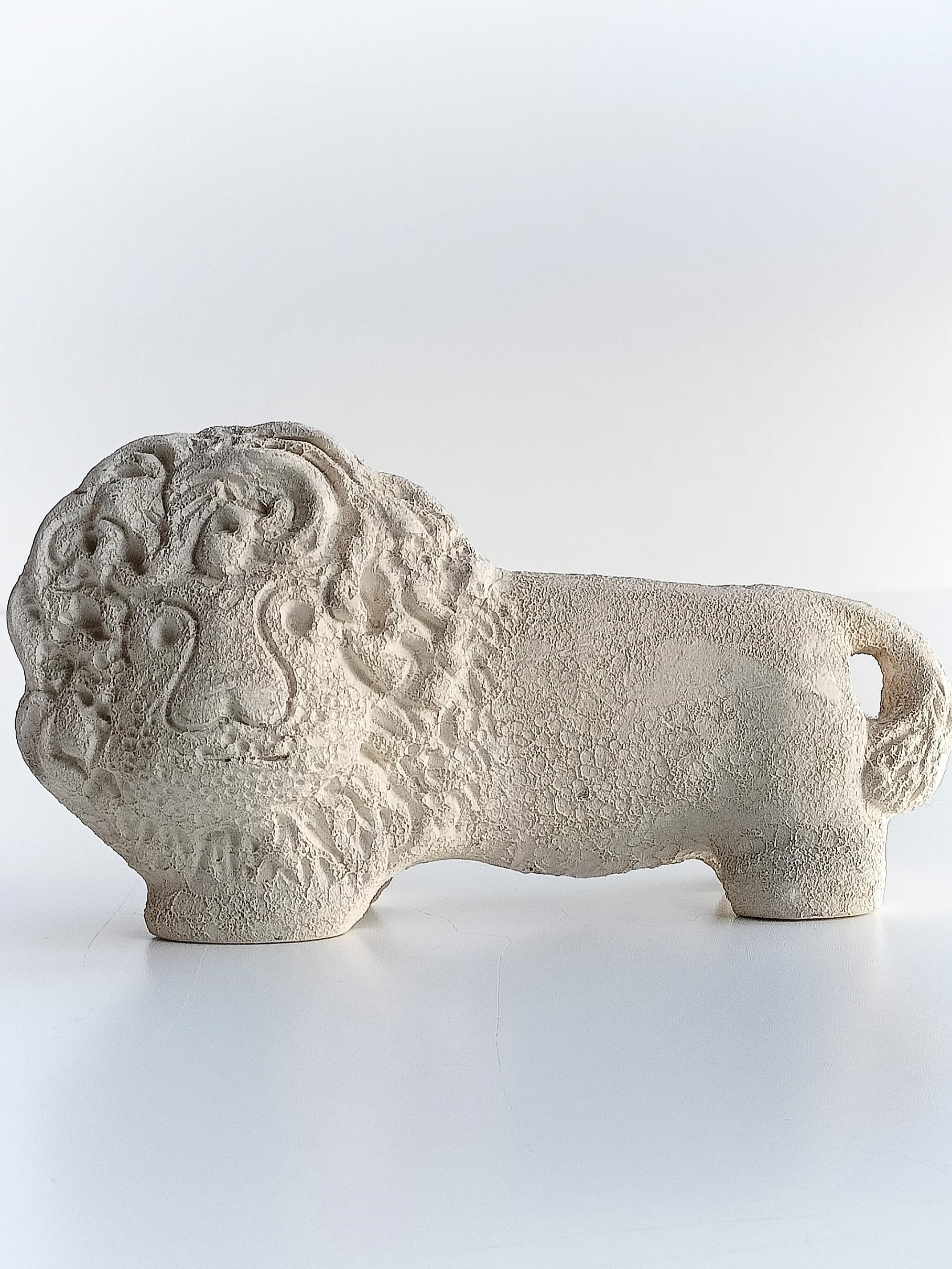Bitossi by Aldo Londi Vintage Mid Century Ceramic Lion Sculpture, Italy, 1960s In Good Condition For Sale In VALENCIA, ES