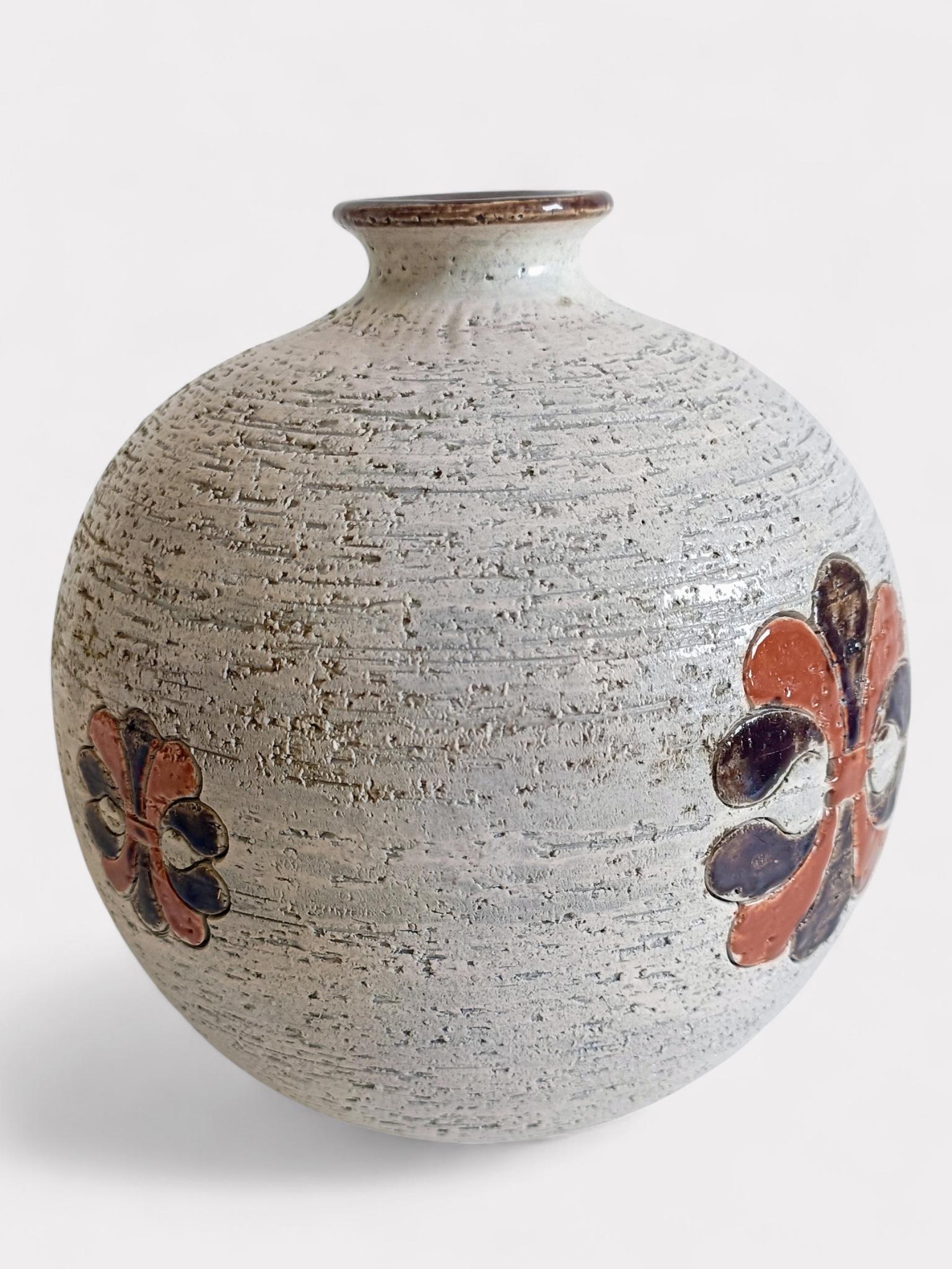 Bitossi by Aldo Londi Chamotte Ball Vase, Italy, 1960s For Sale 6