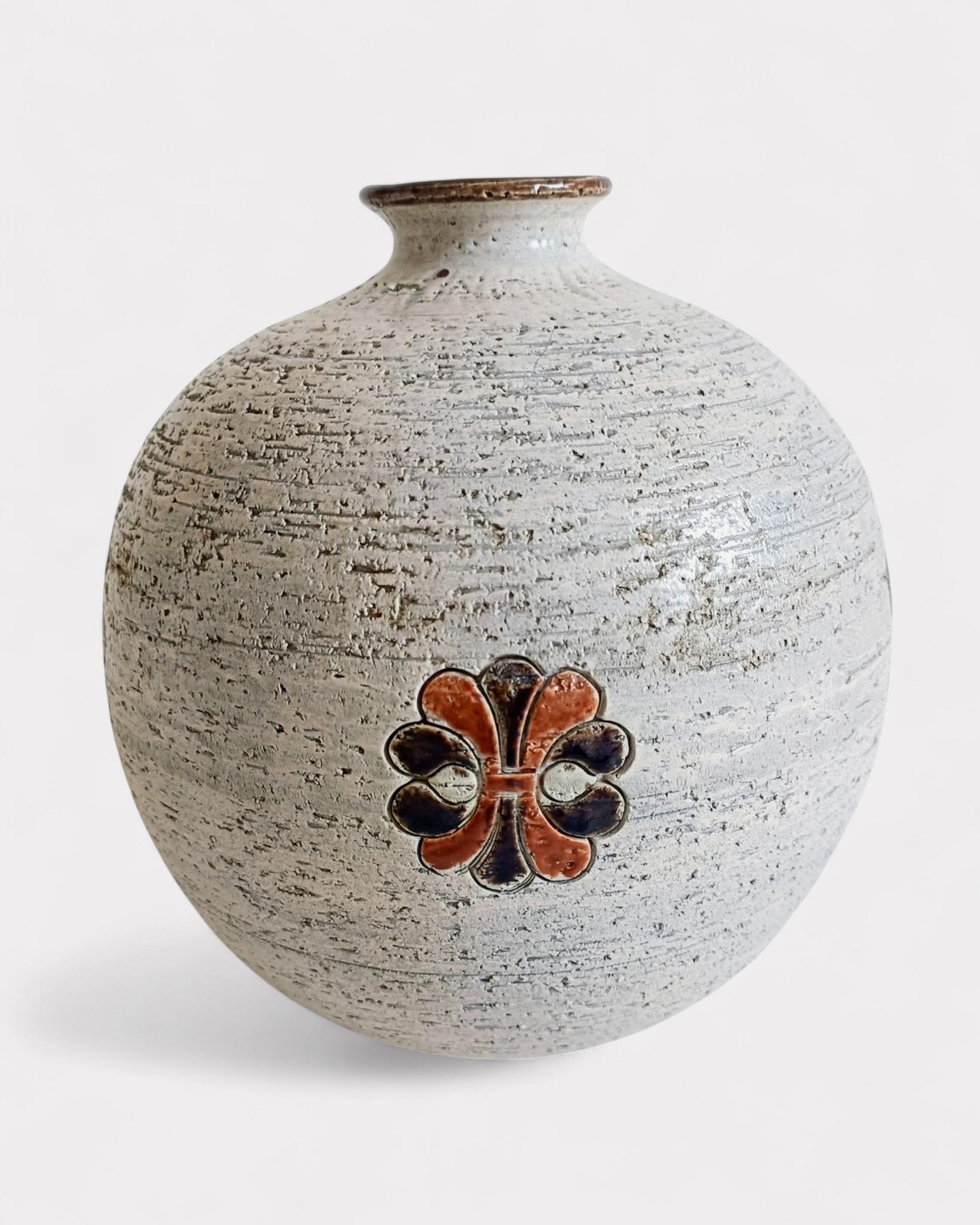 Bitossi by Aldo Londi Chamotte Ball Vase, Italy, 1960s For Sale 7