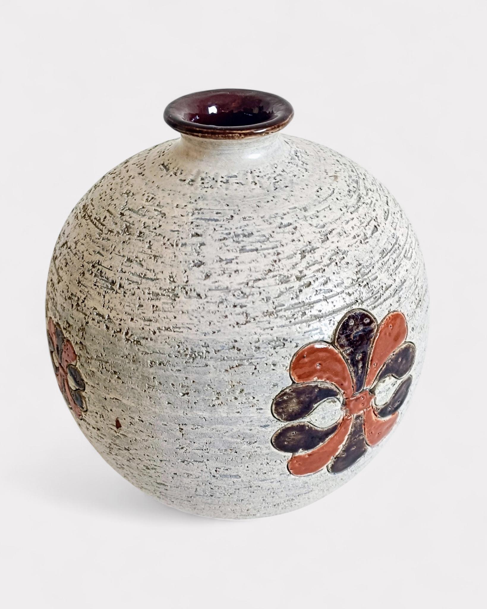 Bitossi by Aldo Londi Chamotte Ball Vase, Italy, 1960s For Sale 1