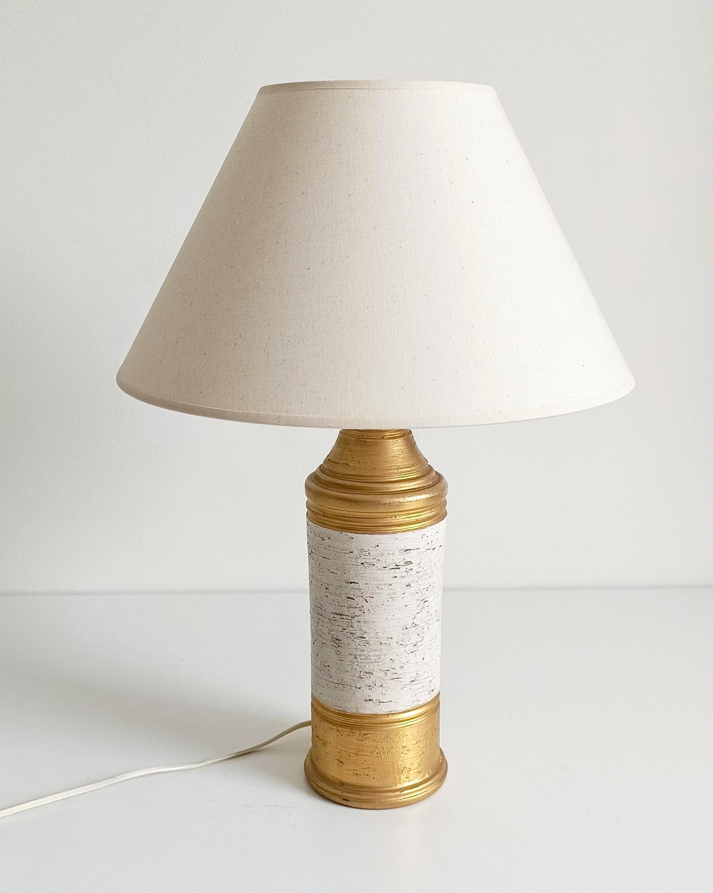 Glazed Bitossi by Aldo Londi Gold/ Cream Ceramic Table Lamp, Signed, Italy, 1970s For Sale
