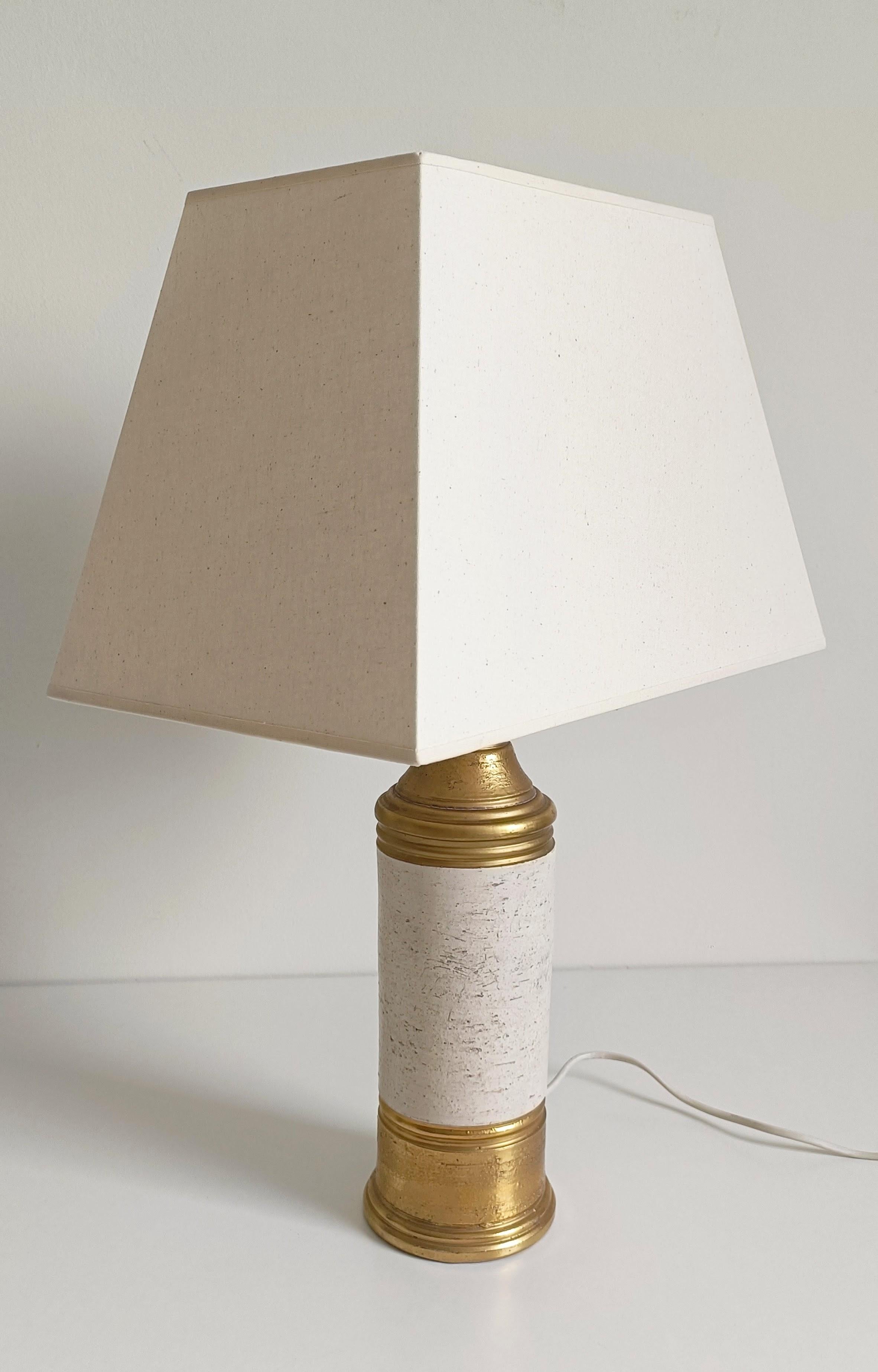 Lampe de table en céramique or/crème signée Aldo Londi, Italie, années 1970 Excellent état - En vente à Valencia, VC