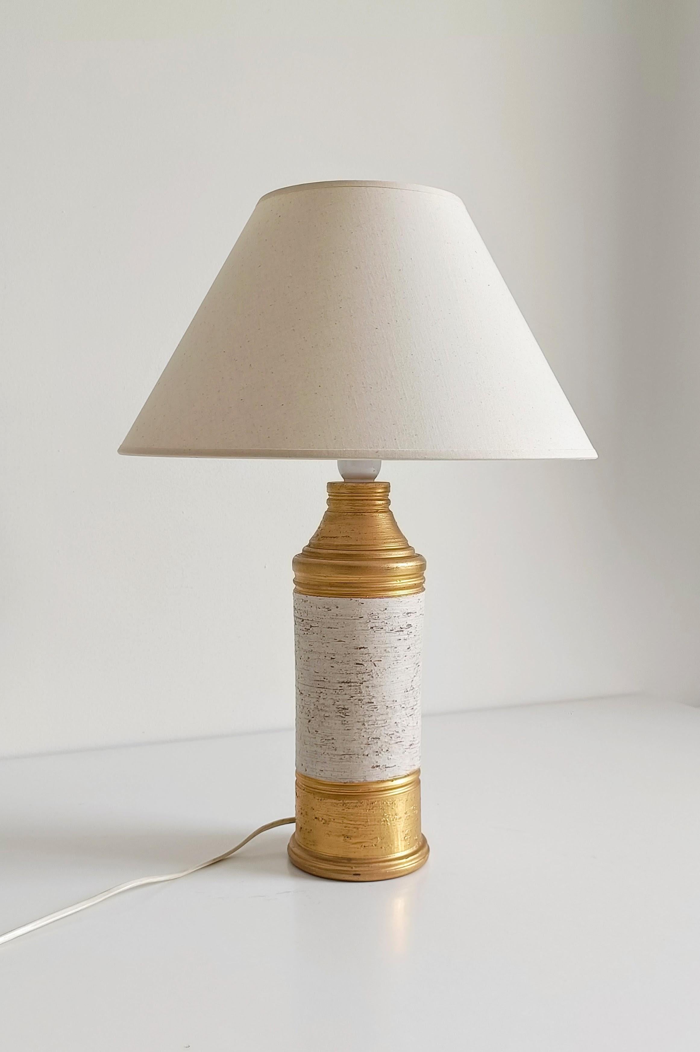 Late 20th Century Bitossi by Aldo Londi Gold/ Cream Ceramic Table Lamp, Signed, Italy, 1970s For Sale