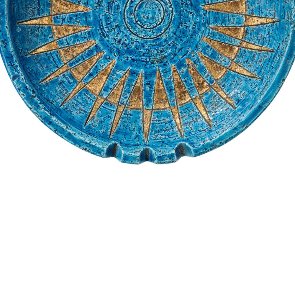 Bitossi ashtray, ceramic sunburst Rimini blue and gold signed. Medium scale bowl or ashtray with gold glazed radiant pattern over blue. Impressed 