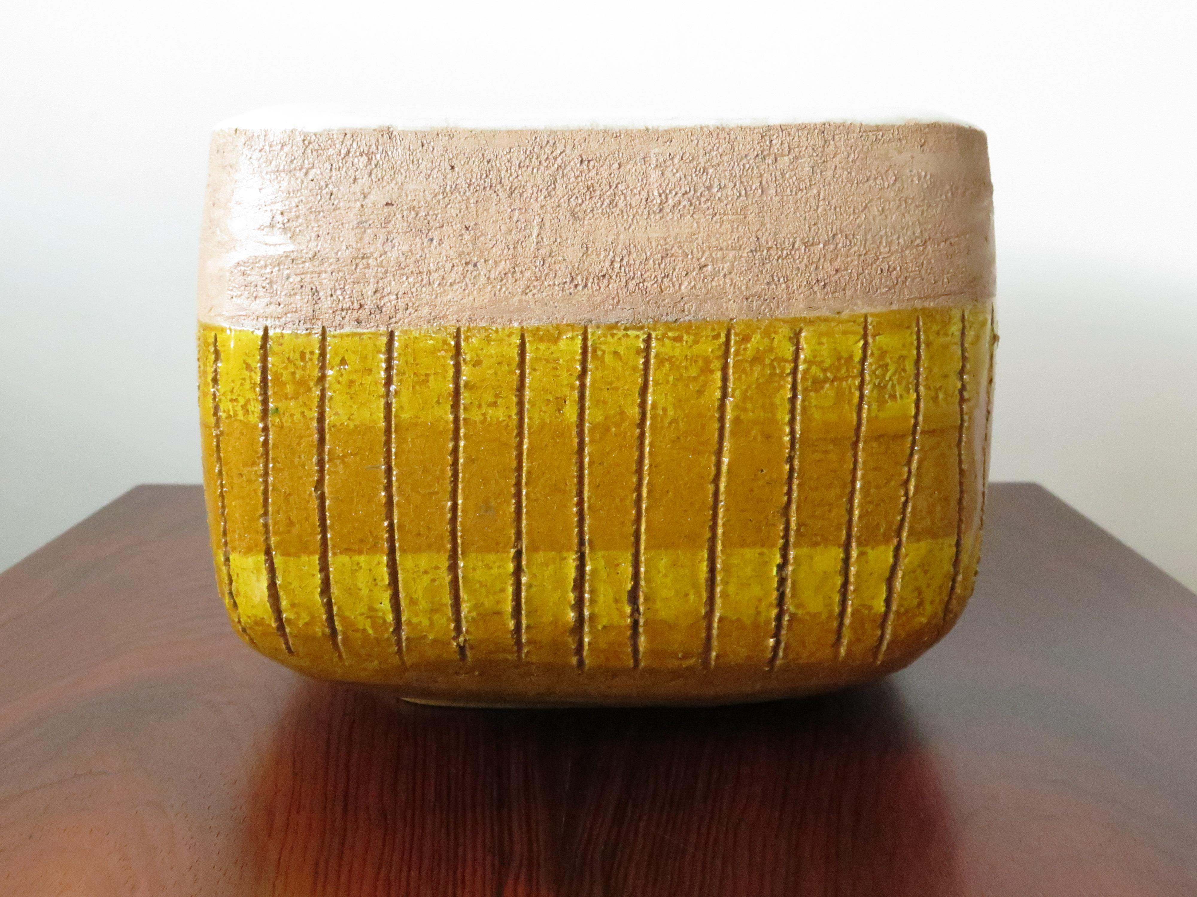 Super mod 1960's, Italian ceramic bowl. Made by SICA-in Vicenza, Italy. Great colors-very thick and heavy. Unusual line decoration. 