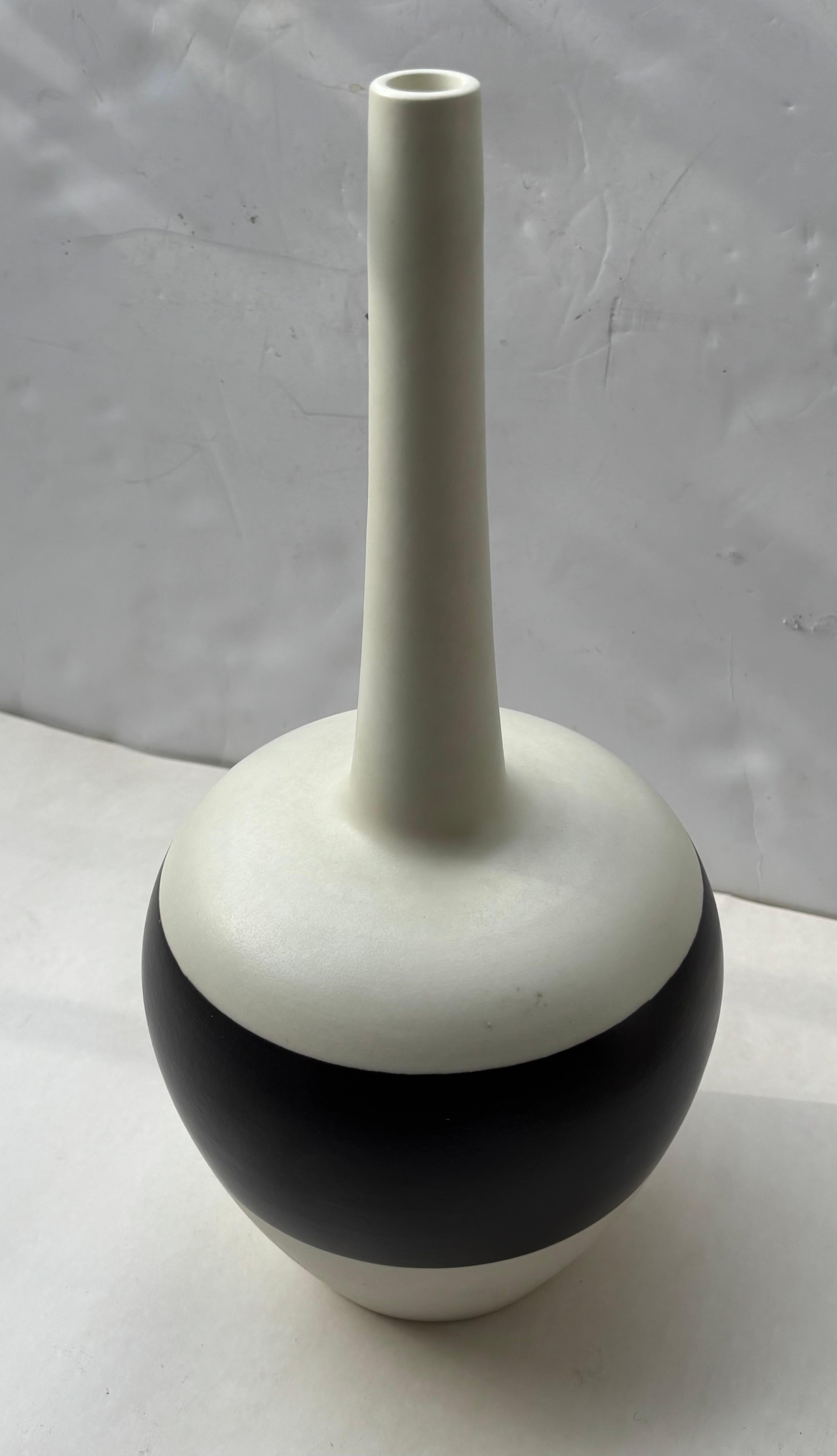 Postmoderne Vase / récipient en céramique / poterie Bitossi conçu par Cinzia Bitossi . en vente