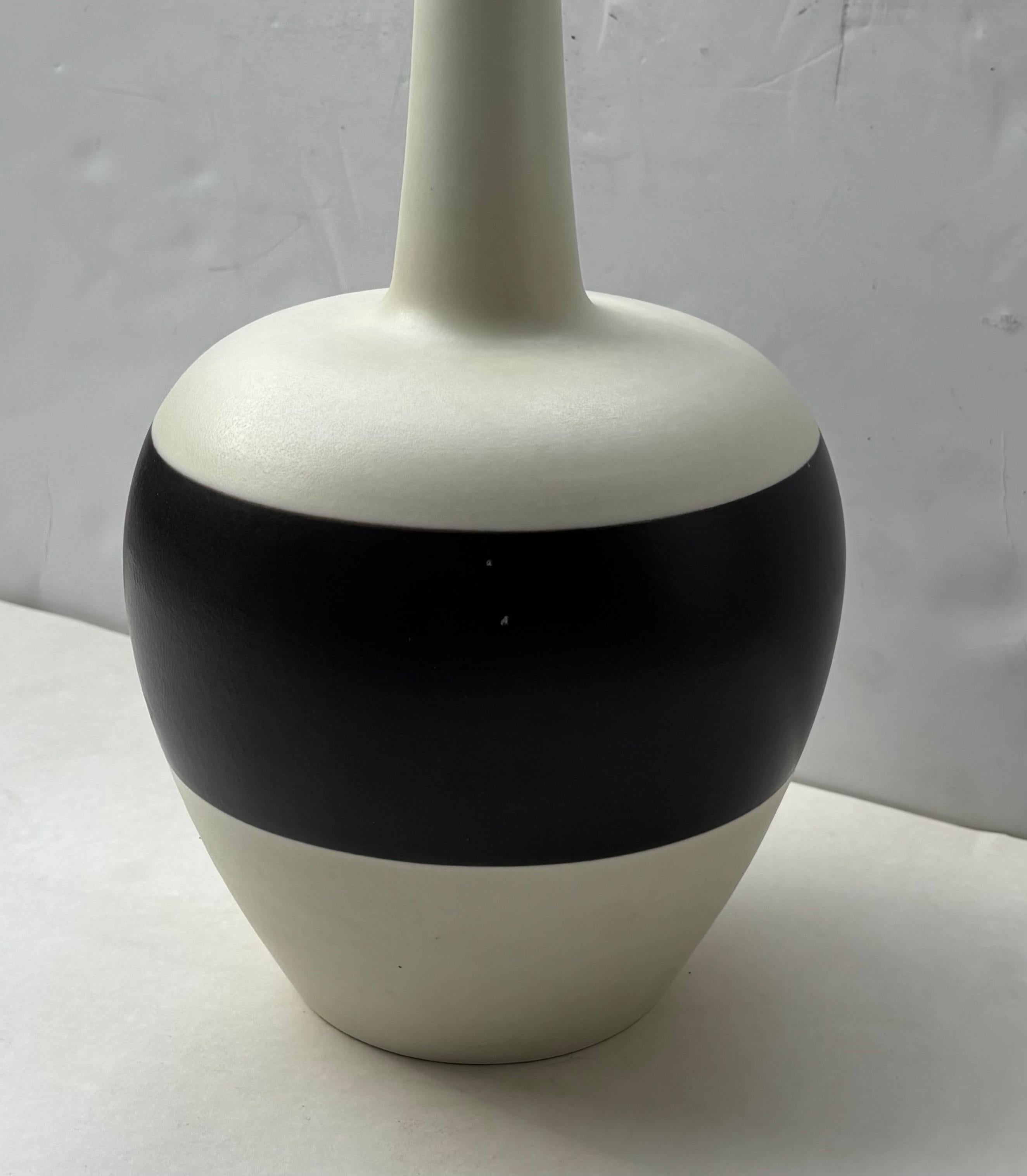 Fait main Vase / récipient en céramique / poterie Bitossi conçu par Cinzia Bitossi . en vente