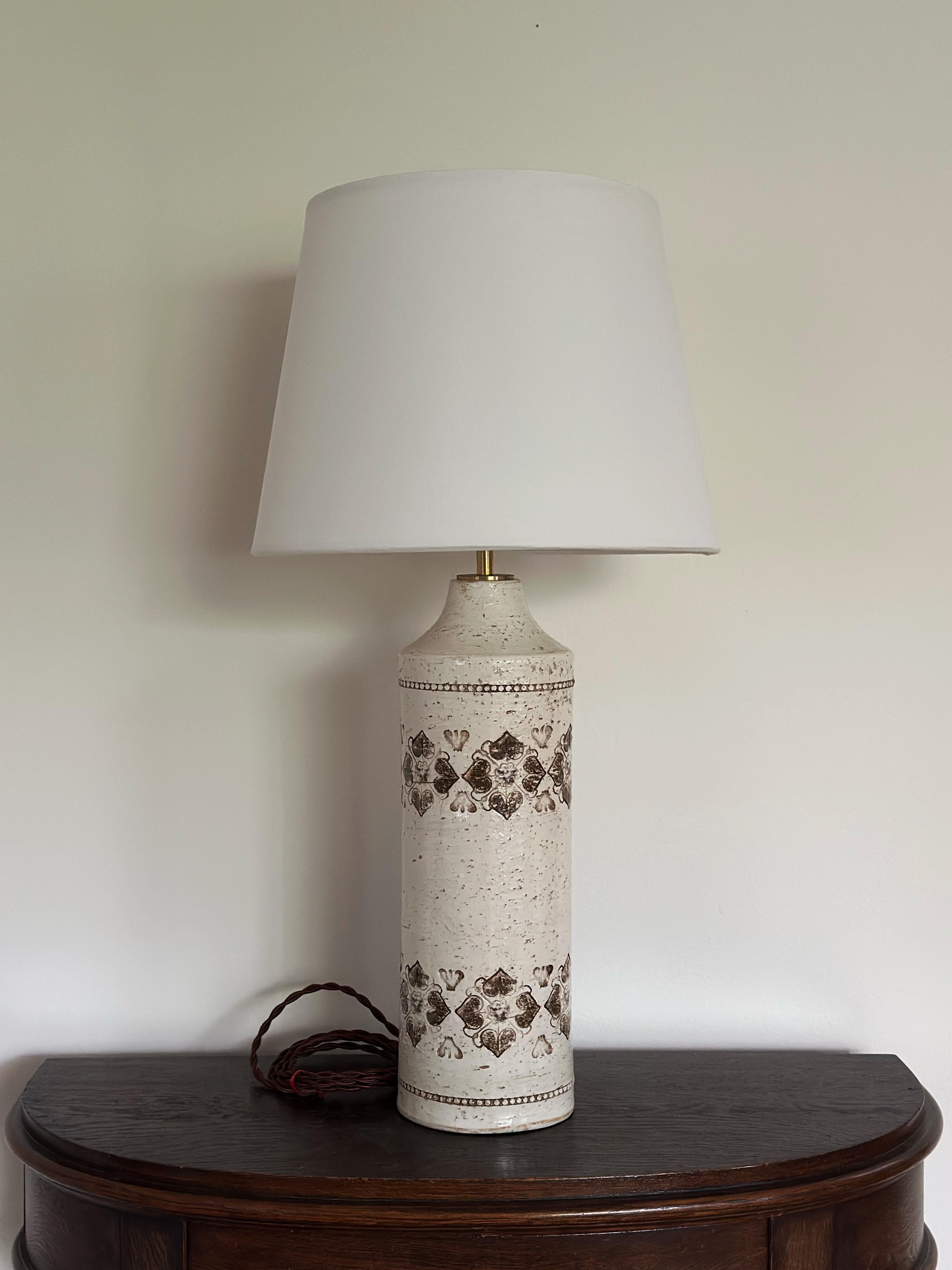 Lampe de table en céramique Bitossi par Aldo Londi Heart Decor en crème et marron. 1970s. en vente 7