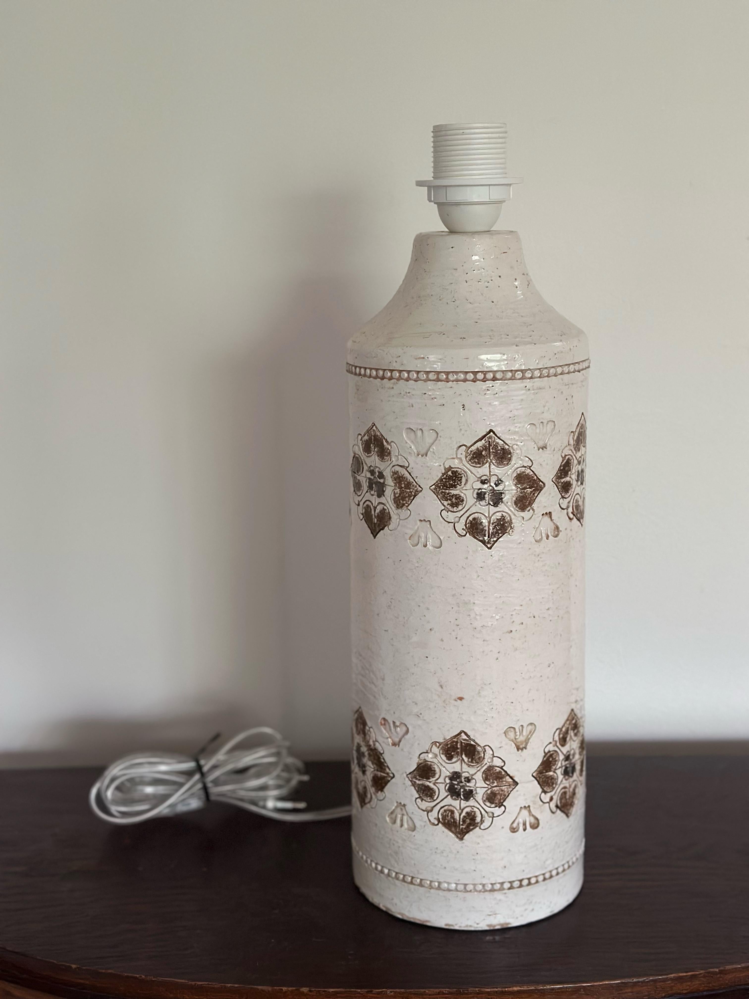 Lampe de table en céramique Bitossi par Aldo Londi Heart Decor en crème et marron. 1970s. Bon état - En vente à Bromma, SE
