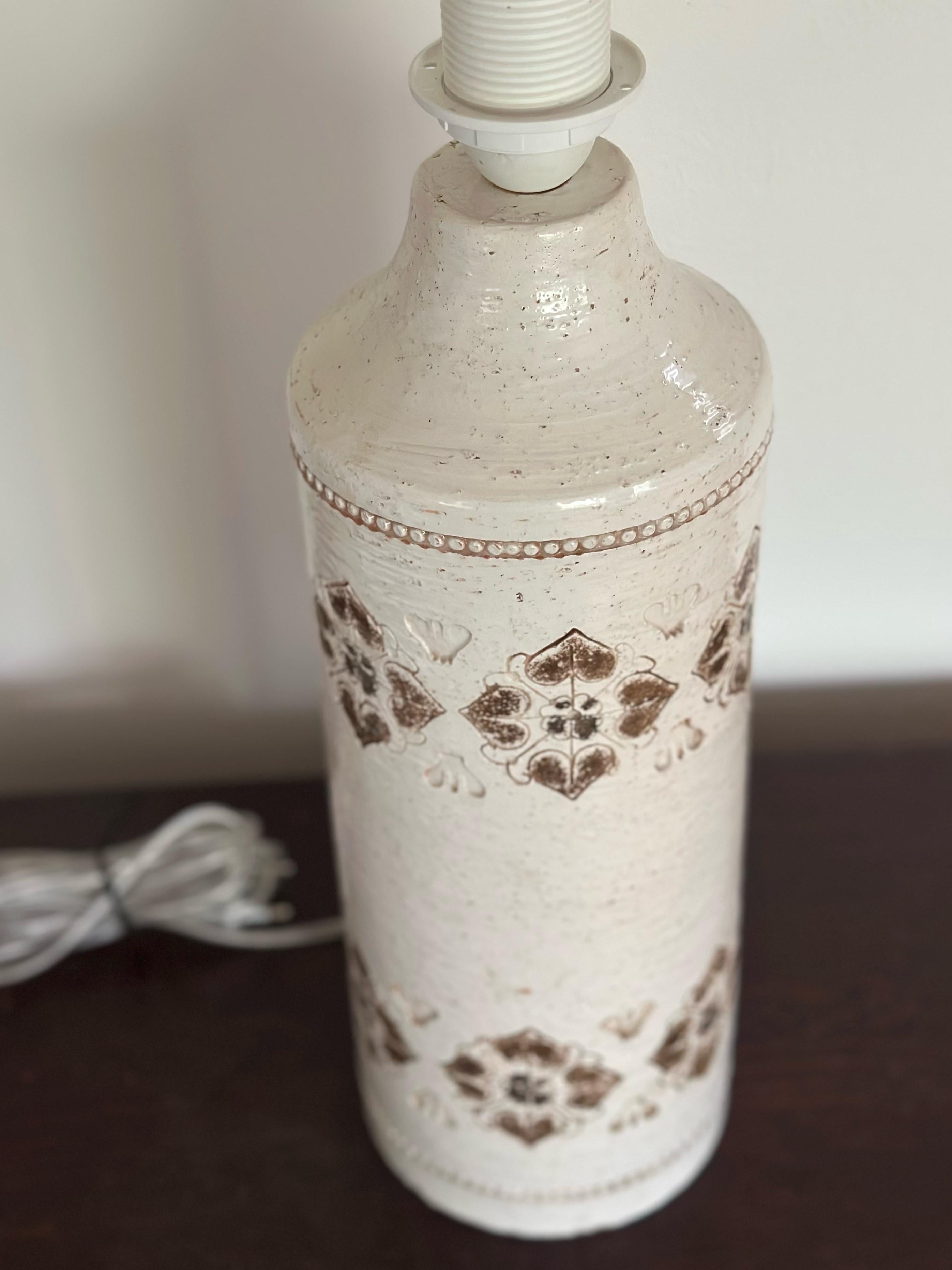 Fin du 20e siècle Lampe de table en céramique Bitossi par Aldo Londi Heart Decor en crème et marron. 1970s. en vente