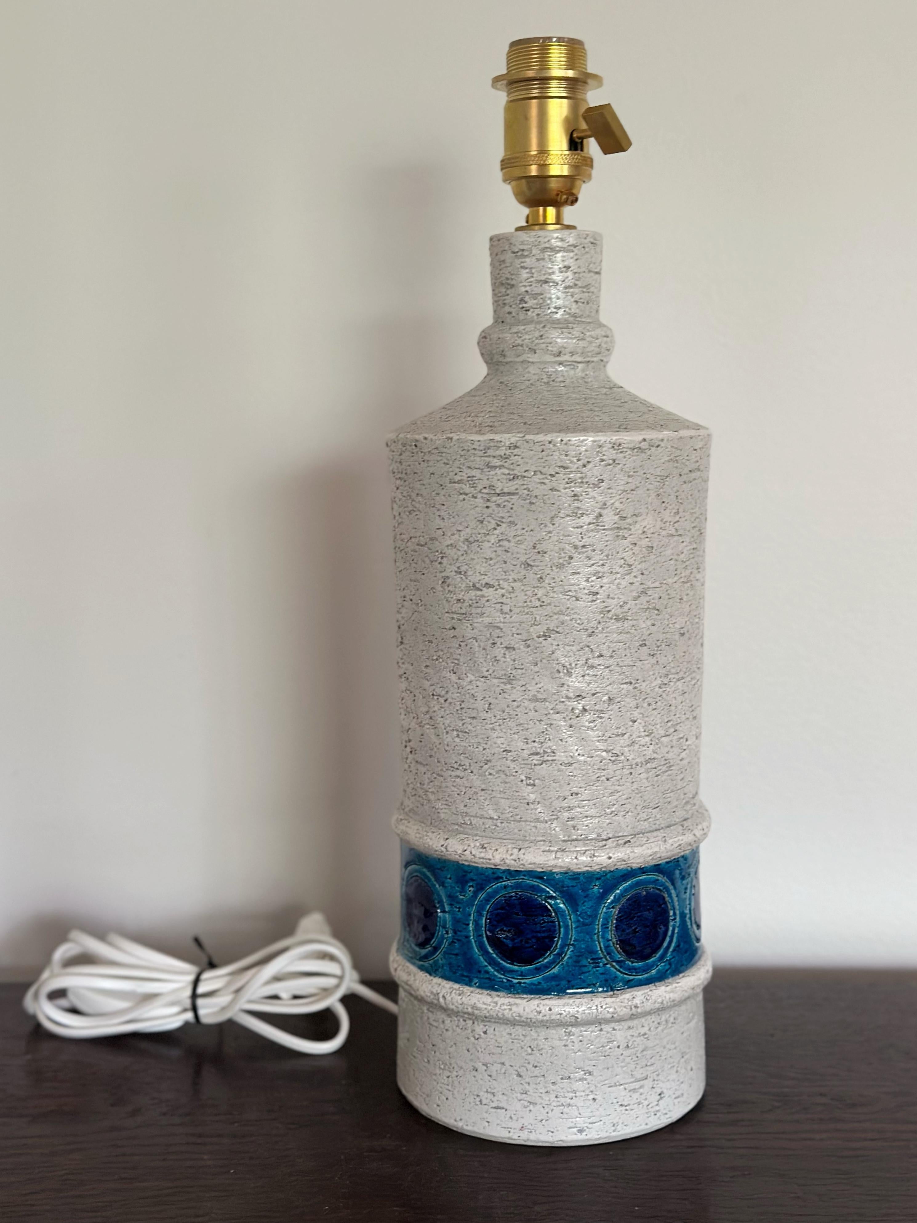 Late 20th Century Bitossi Ceramic Table Lamp by Aldo Londi in creame & blue. 1970s. For Sale
