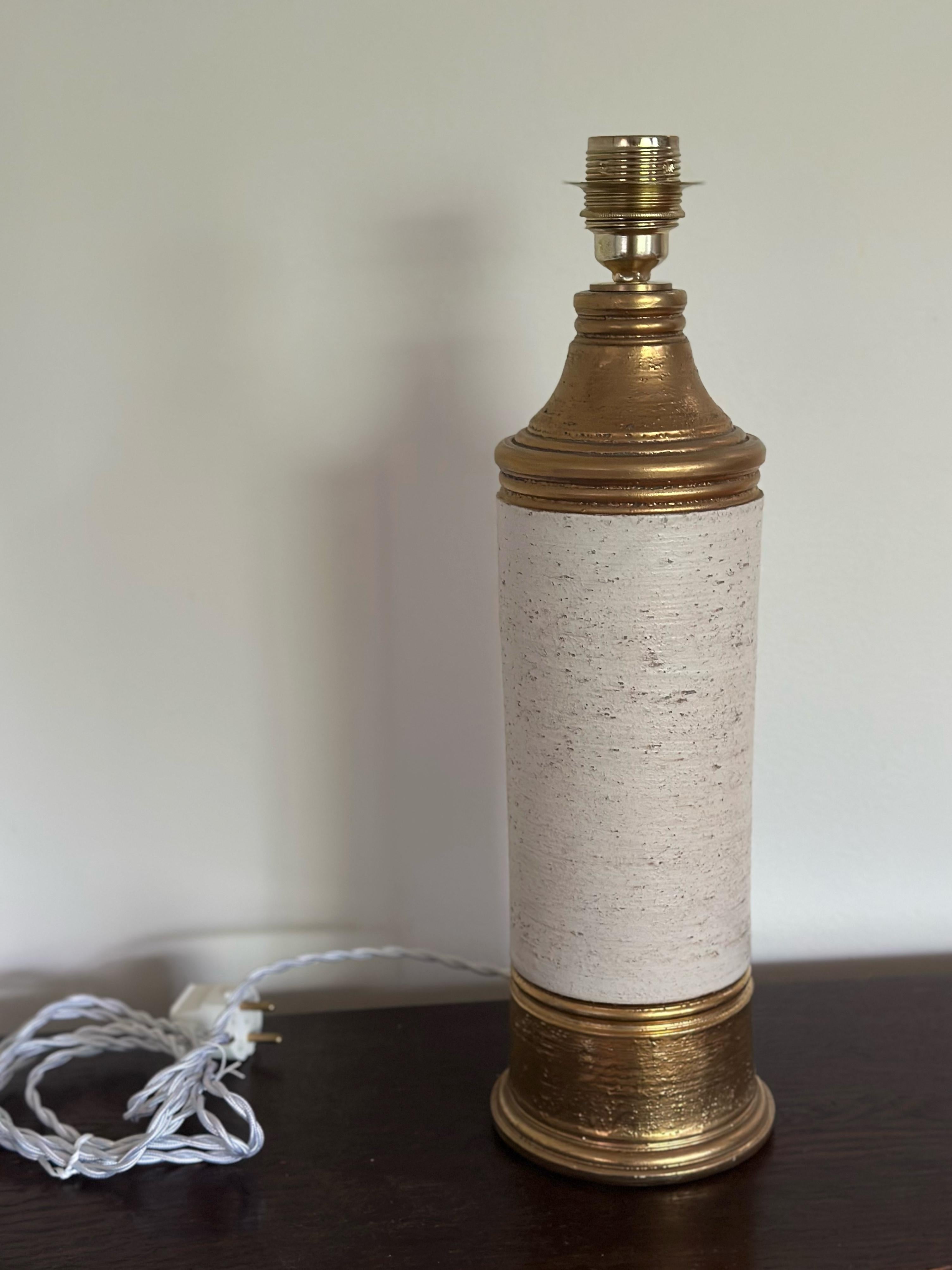 Late 20th Century Bitossi Ceramic Table Lamp by Aldo Londi in creame & gold. 1970s. For Sale