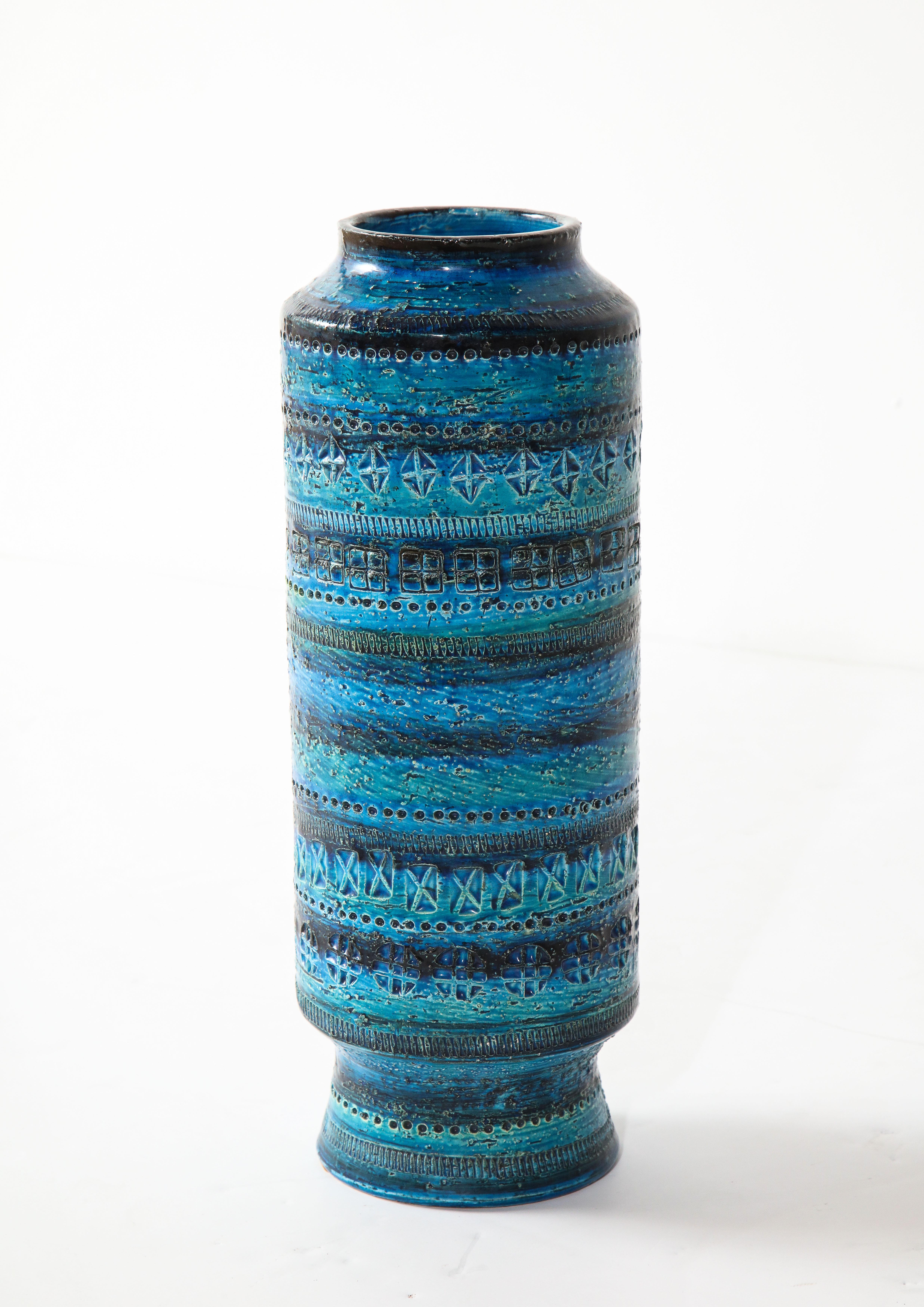 This beautiful vase was designed by Bitossi's artistic director Aldo Londi, early 1950s. His vivid turquoise color makes it a ceramic must to a midcentury collector. Made in Italy.