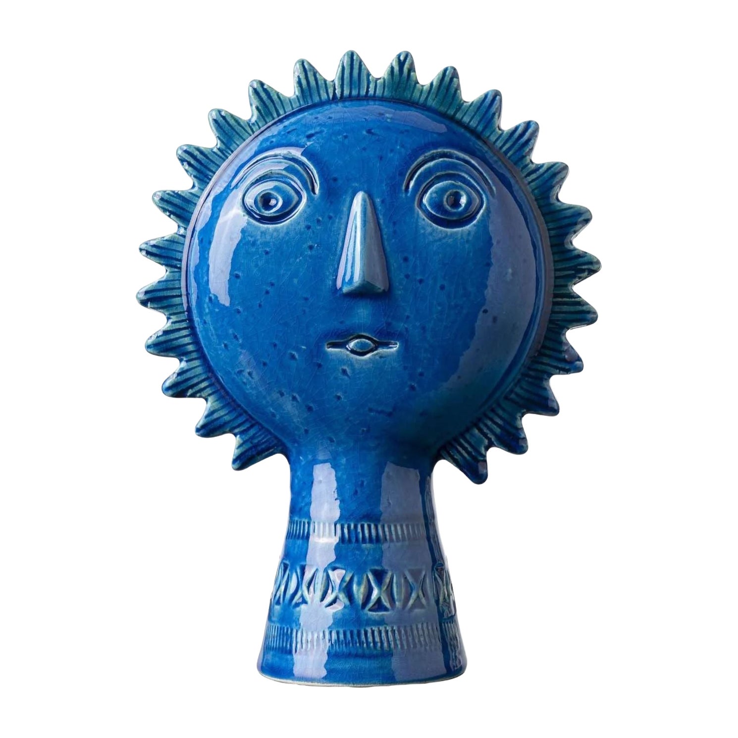 What is the difference between sculpture and ceramics?