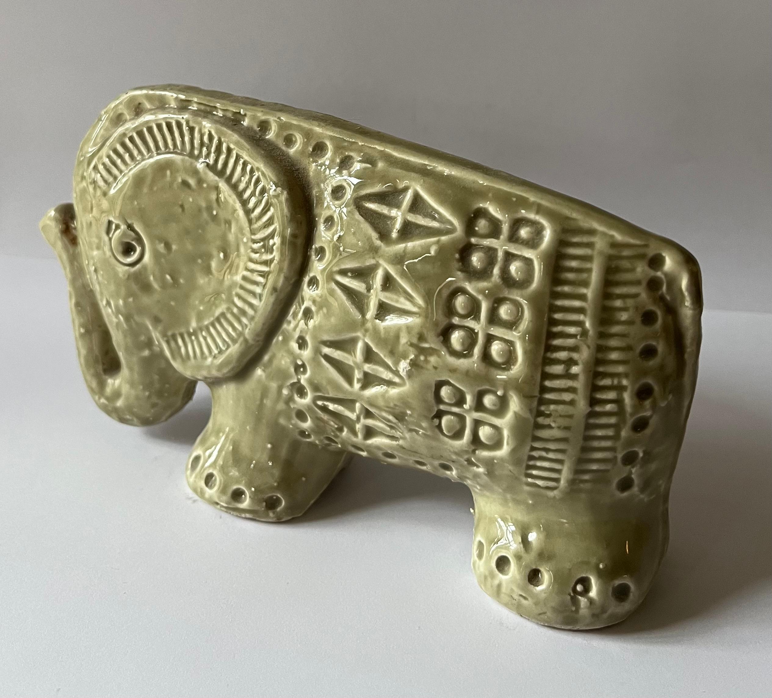 Italiano Bitossi Elephant Designed by Aldo Londi in rare pale Green, Italy, circa 1968 in vendita