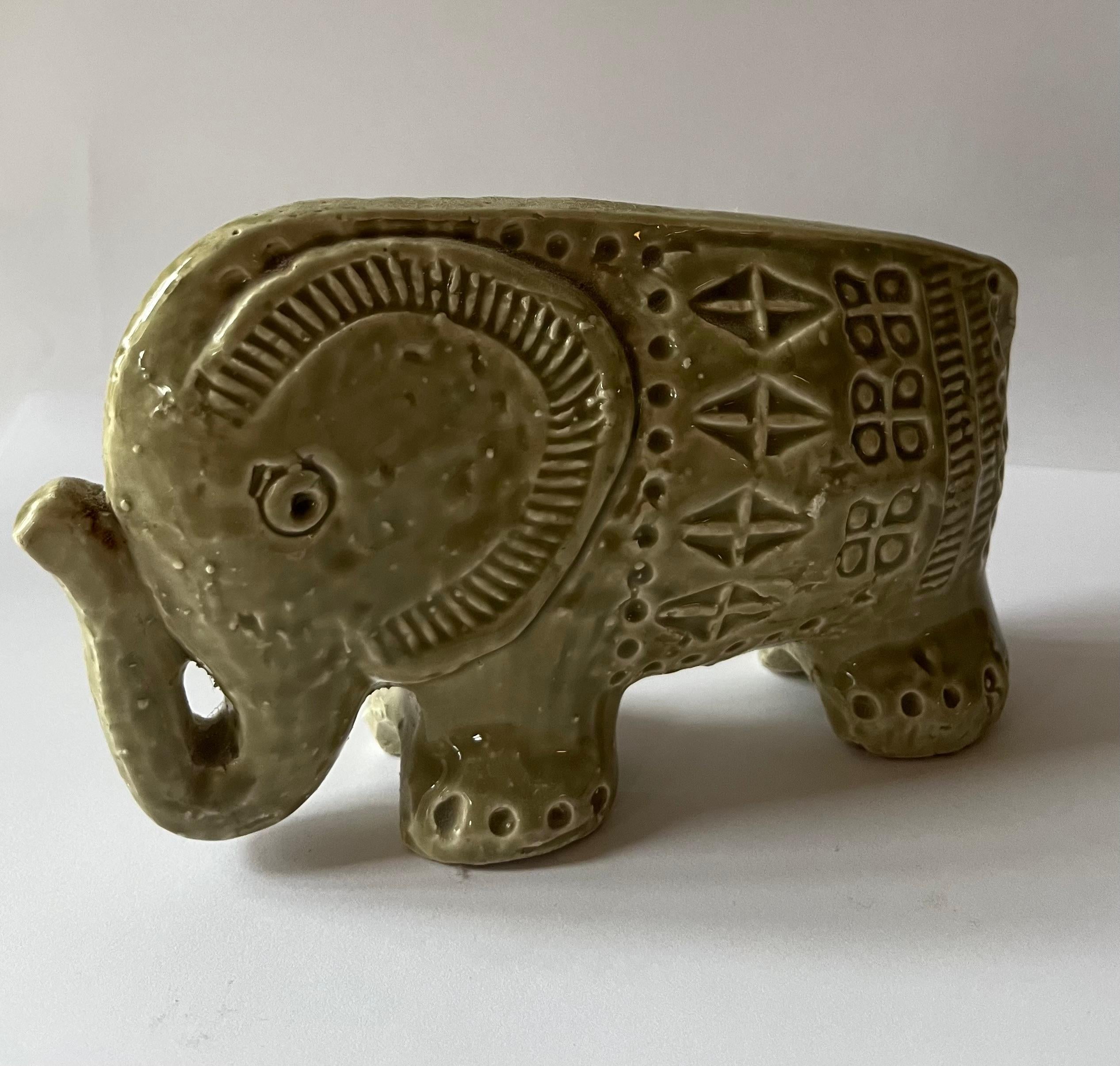 Ceramica Bitossi Elephant Designed by Aldo Londi in rare pale Green, Italy, circa 1968 in vendita
