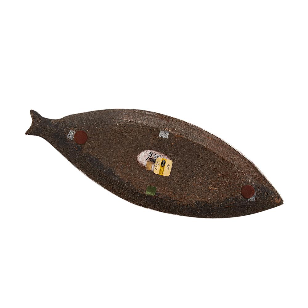 Bandeja de pescado Bitossi, cerámica, blanca, marrón mate, rosa, azul, incisa, firmada en venta 7