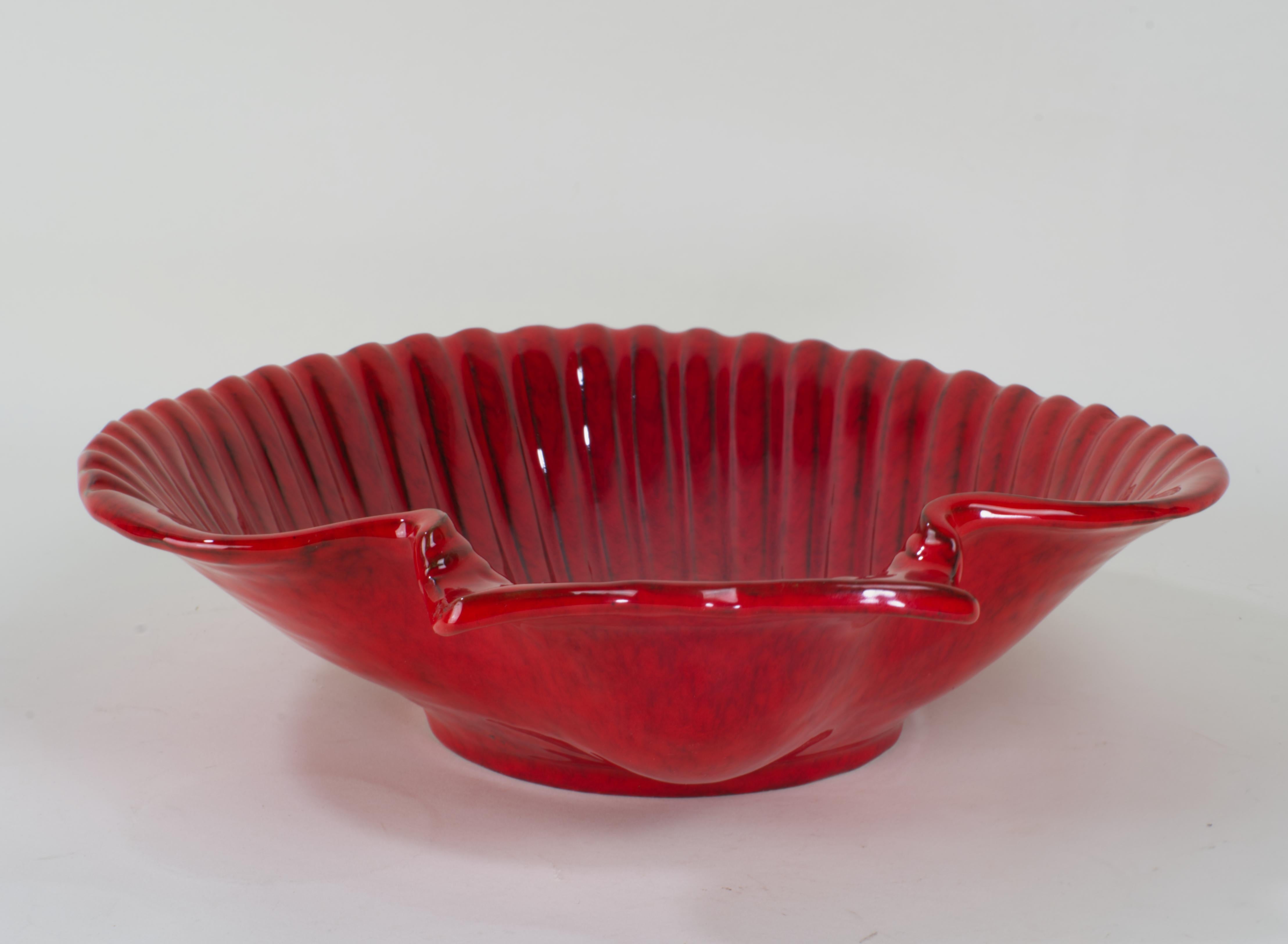 Bitossi for Peasant Village PV Large Shell-shaped bowl, Ceramics, Red Glaze For Sale 3