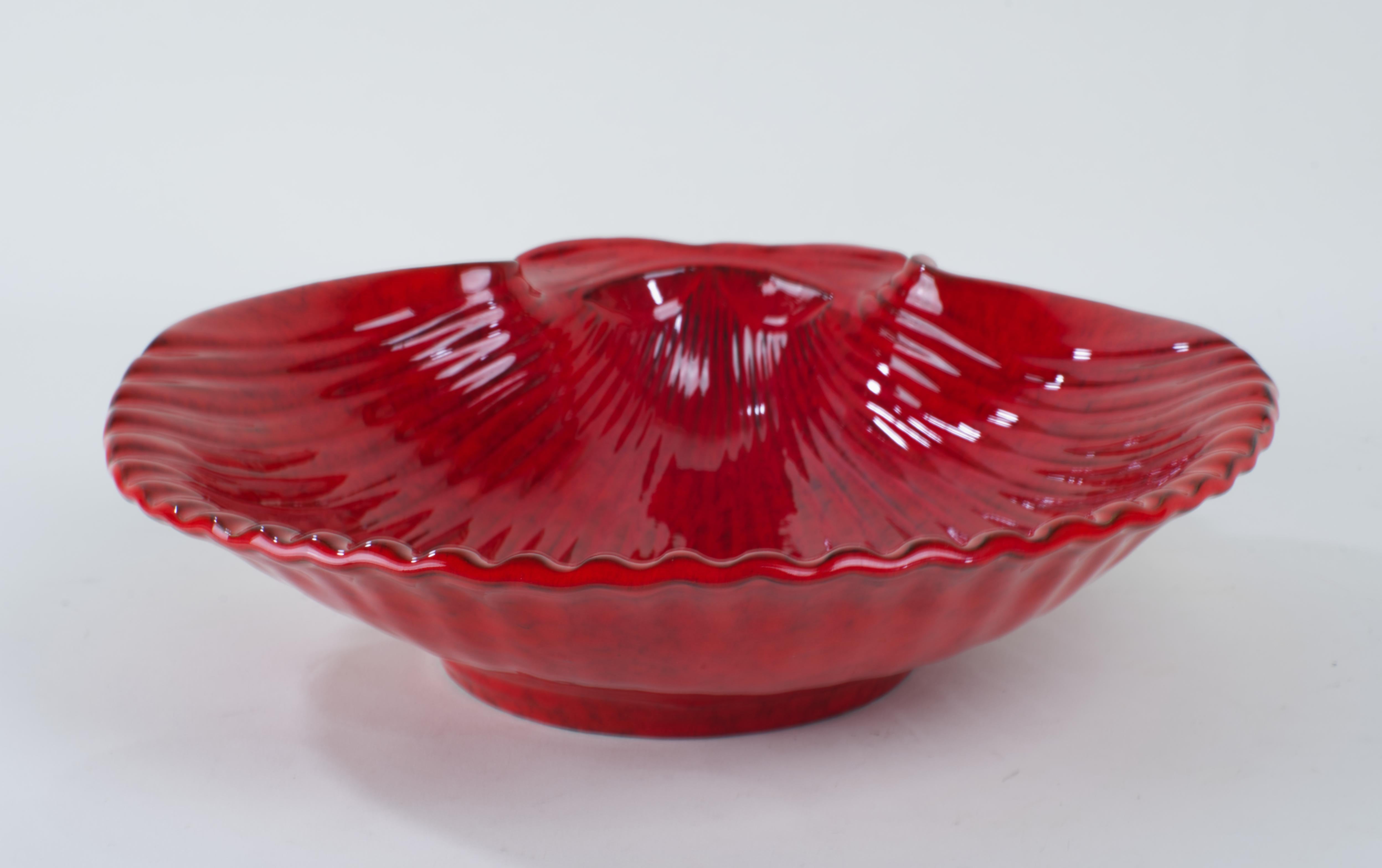 Mid-Century Modern Bitossi for Peasant Village PV Large Shell-shaped bowl, Ceramics, Red Glaze For Sale
