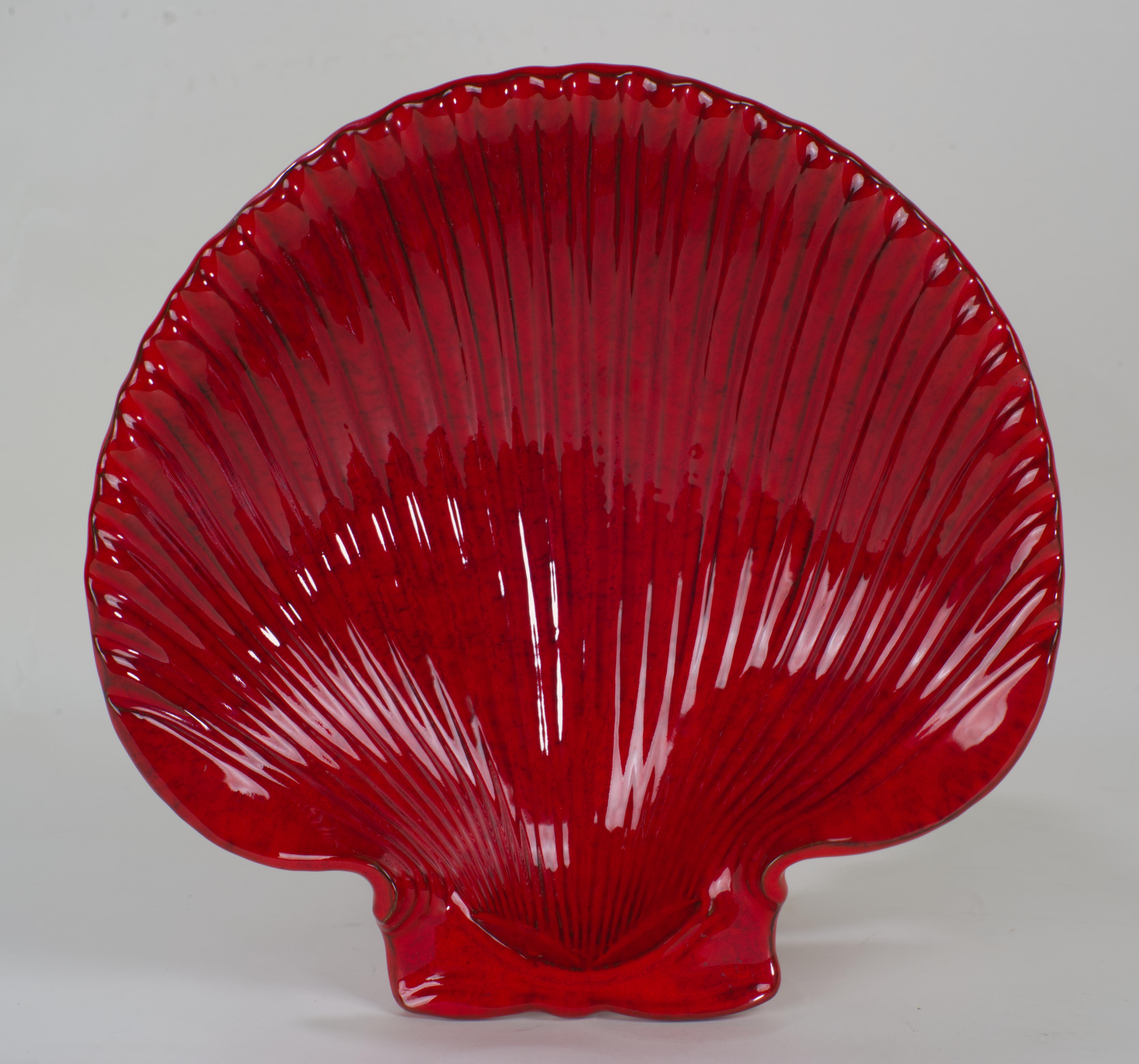 Grand bol en forme de coquillage Bitossi pour Peasant Village PV, céramique, glaçure rouge Bon état - En vente à Clifton Springs, NY