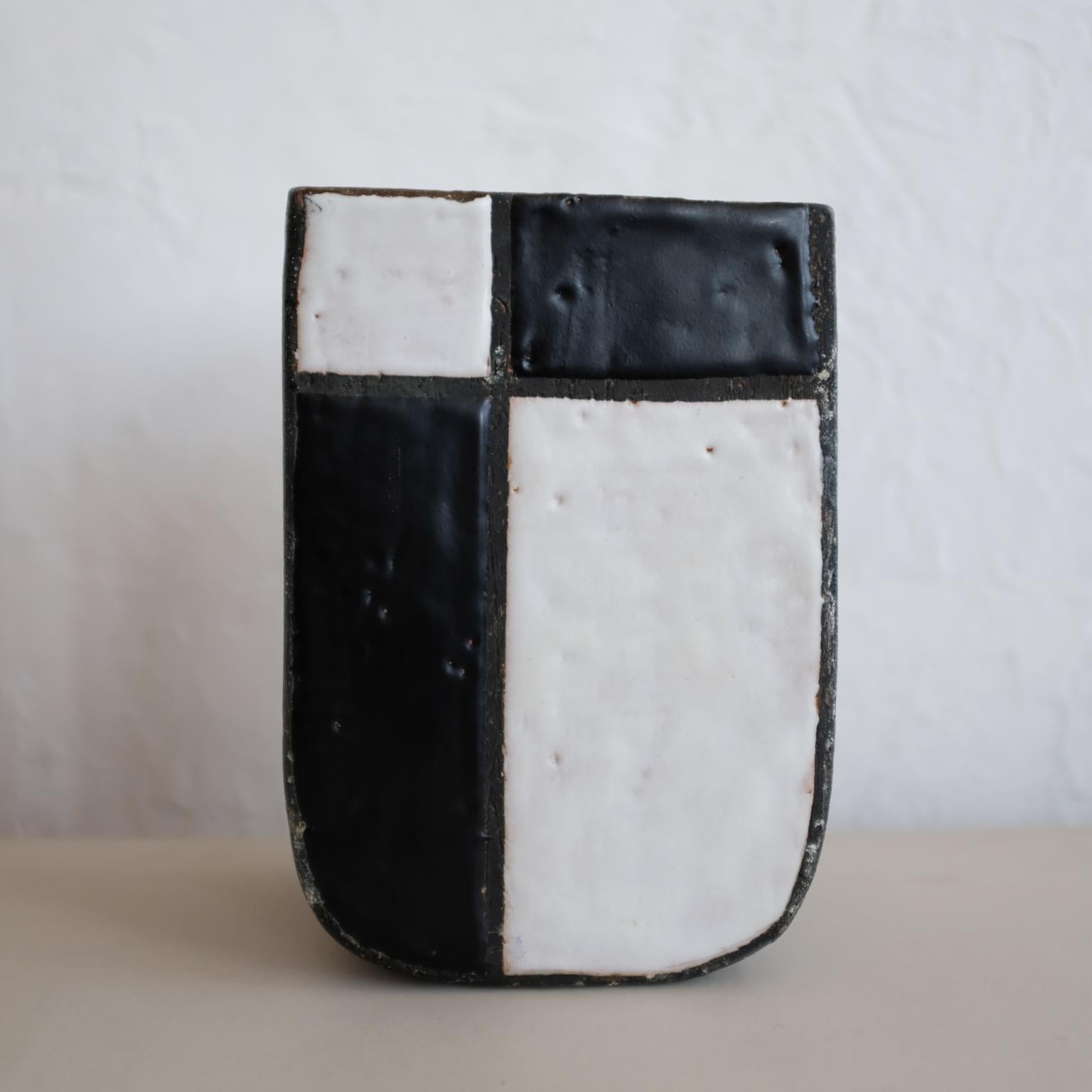 Mid-Century Modern Bitossi for Raymor Black and White Geometric Italian Vase