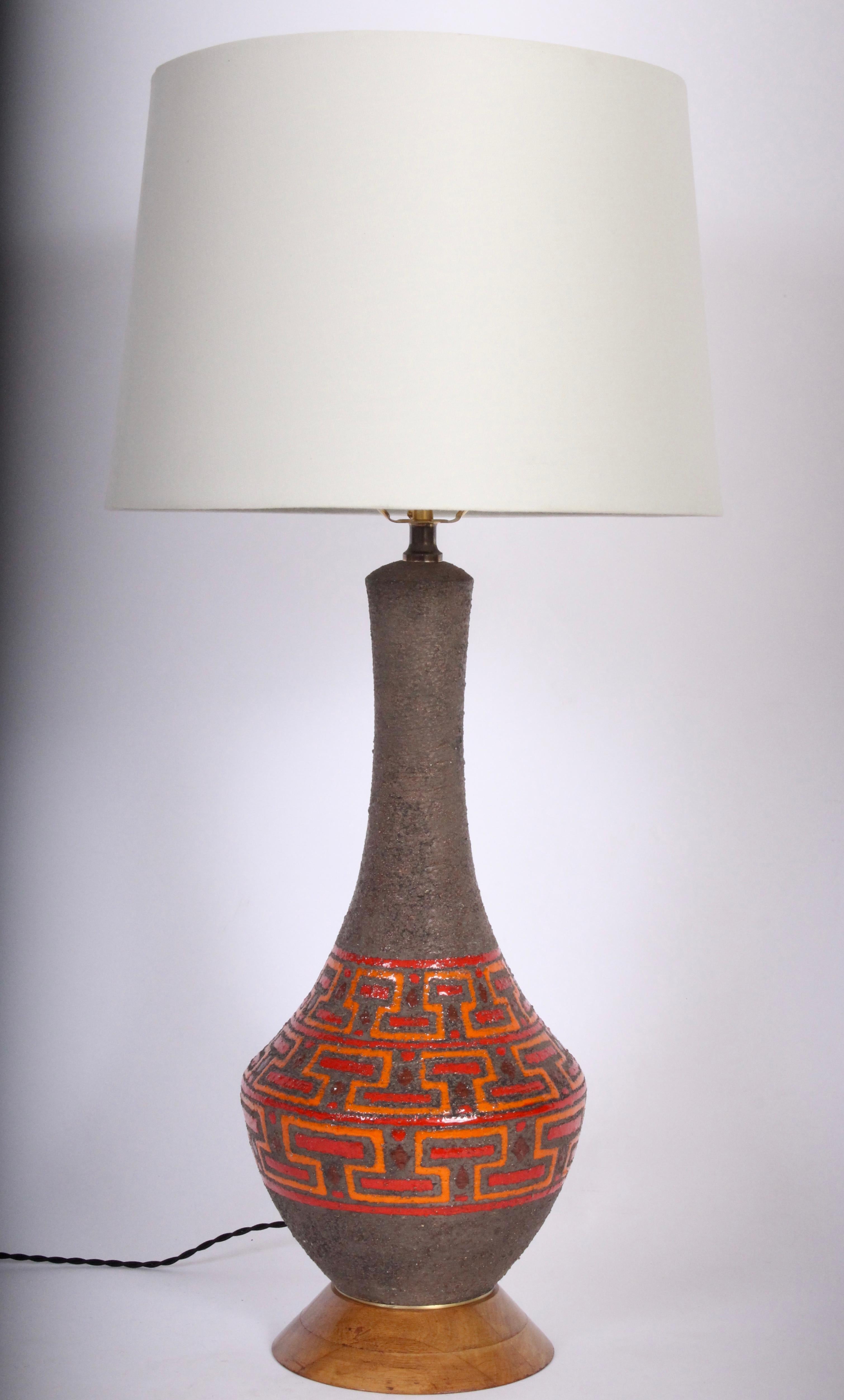 20th Century Aldo Londi Dark Cocoa Pottery Table Lamp with Glazed Red & Orange Geometrics For Sale