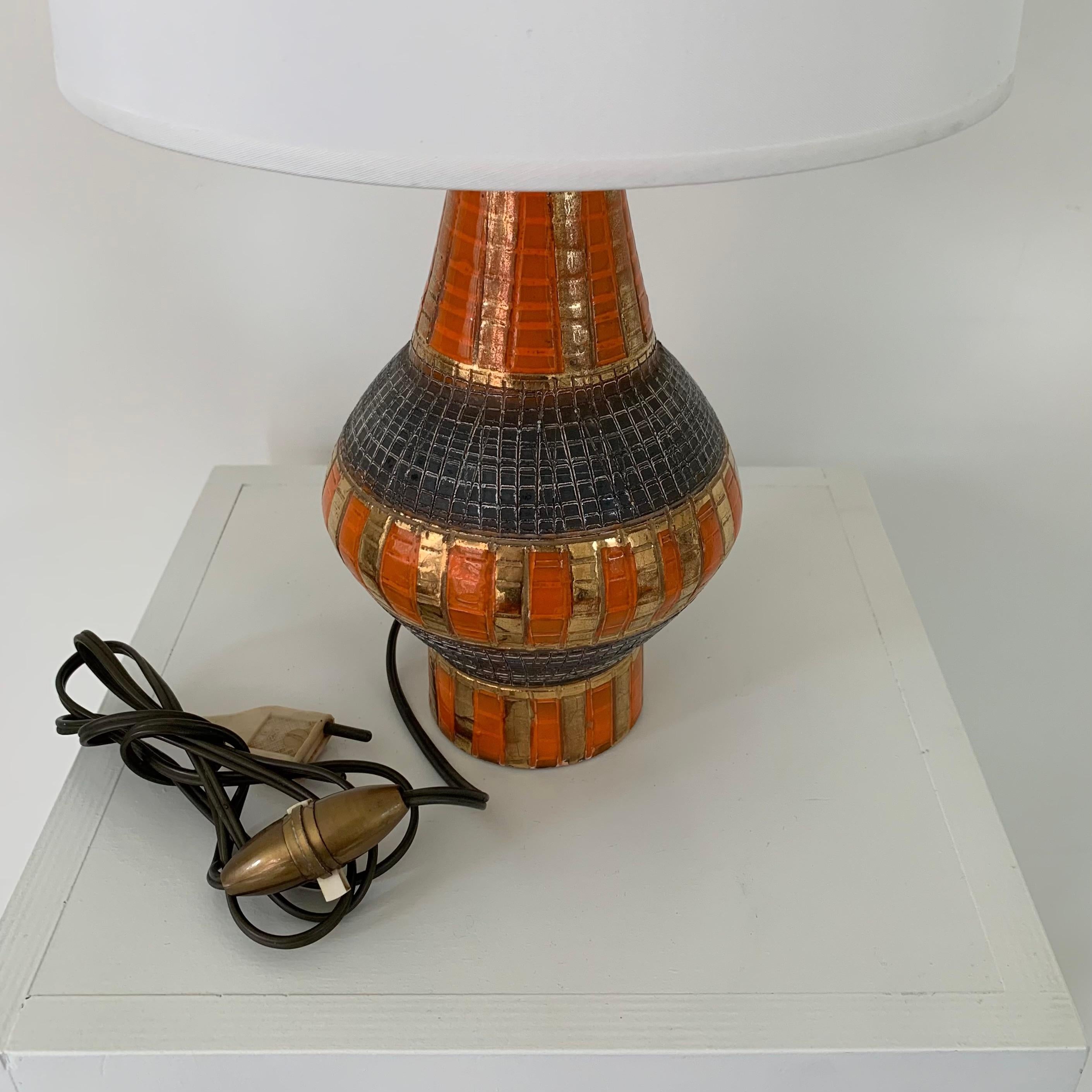 Céramique Lampe de table en céramique or et orange de Bitossi, vers 1970, Italie. en vente