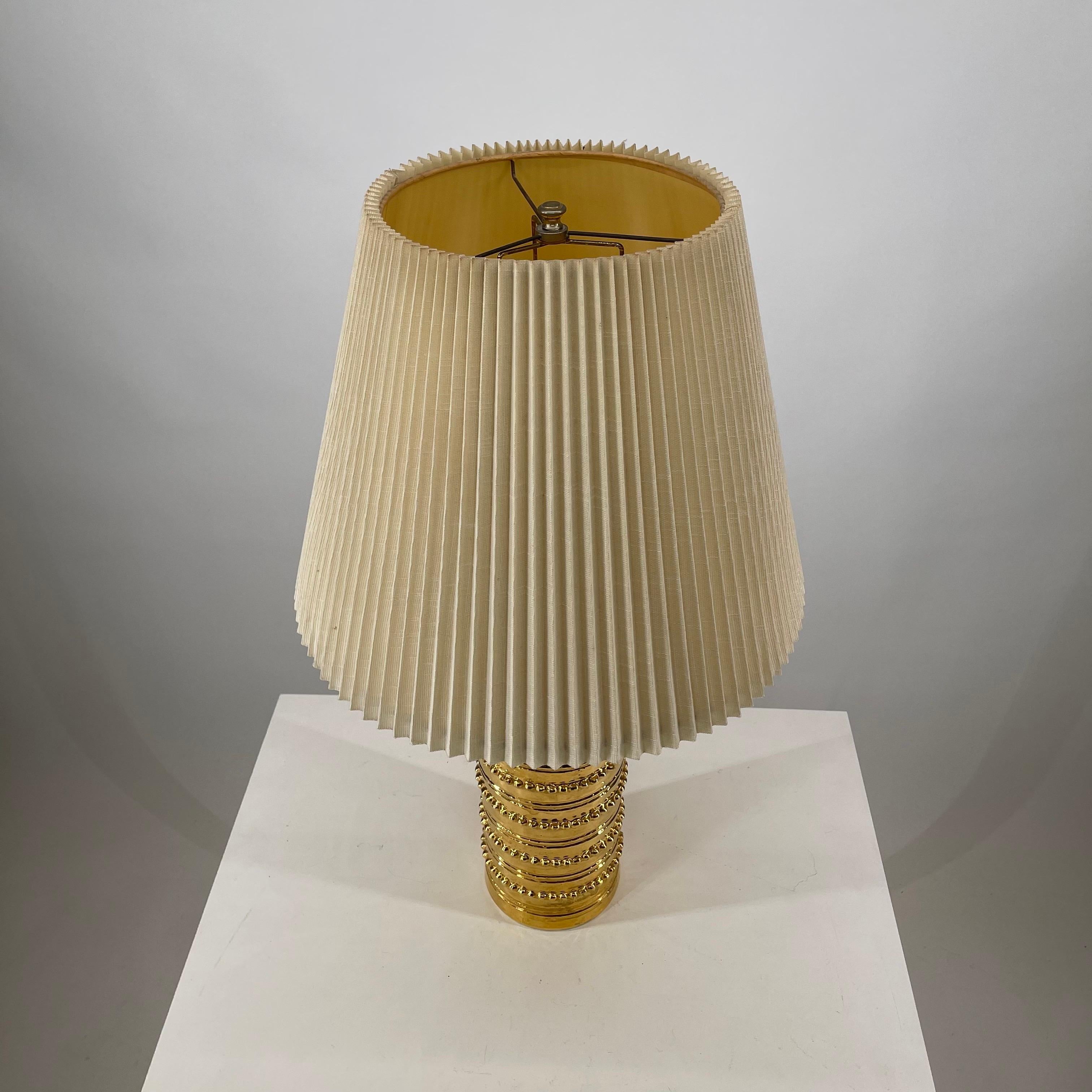 1 of 3 Bitossi Gold Glazed Ceramic Table Lamp by Miranda of Sweden, 1965 In Good Condition For Sale In Vienna, AT